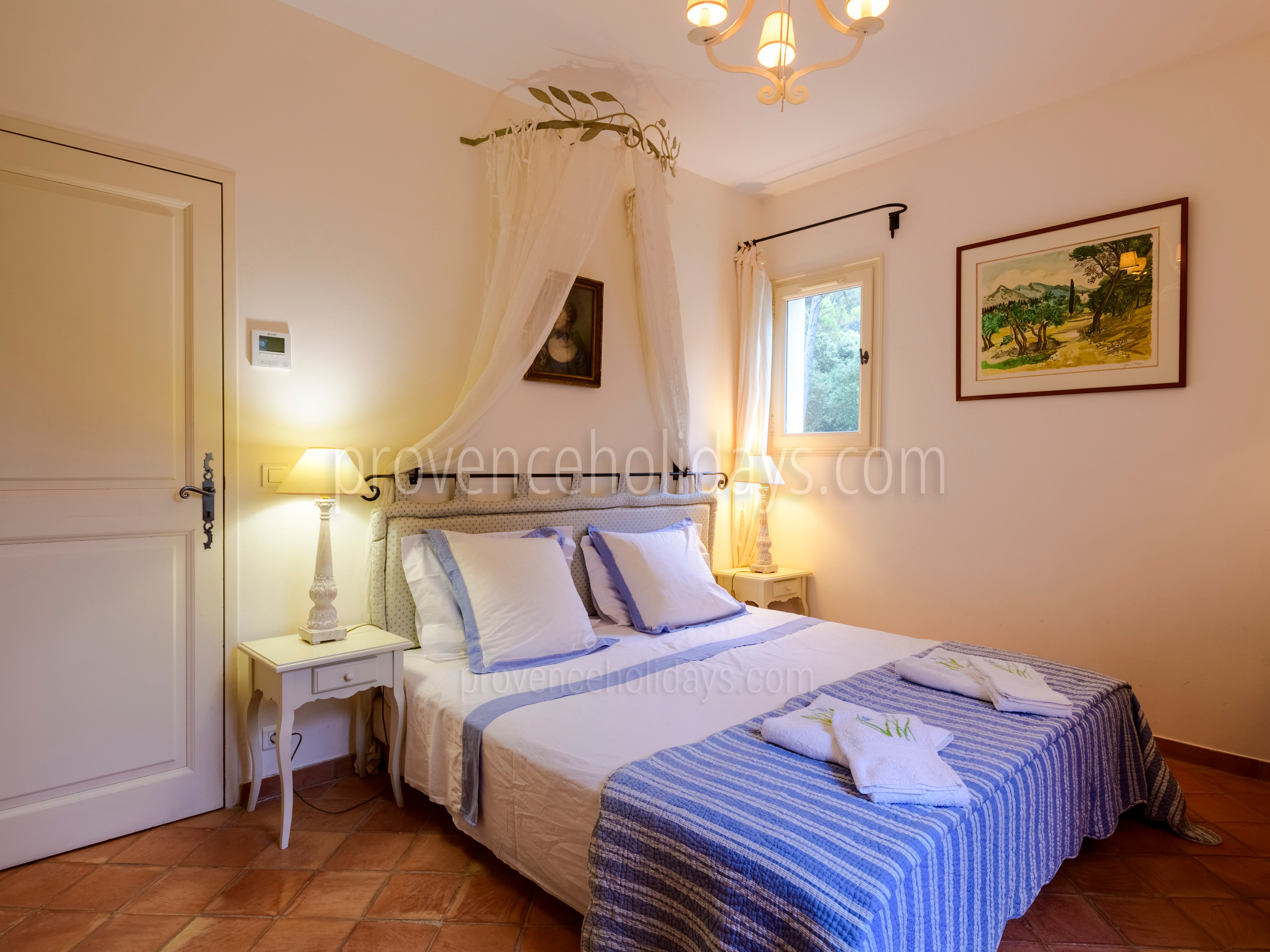 23 - Le Mas des Roses: Villa: Bedroom