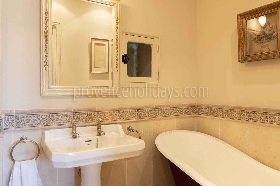 34 - Mas de Saint-Hilaire: Villa: Bathroom