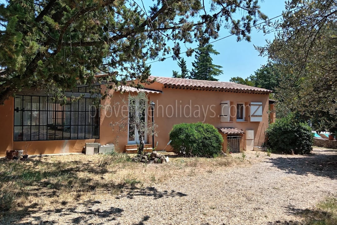 14 - Villa with pool in Draguignan: Villa: Exterior