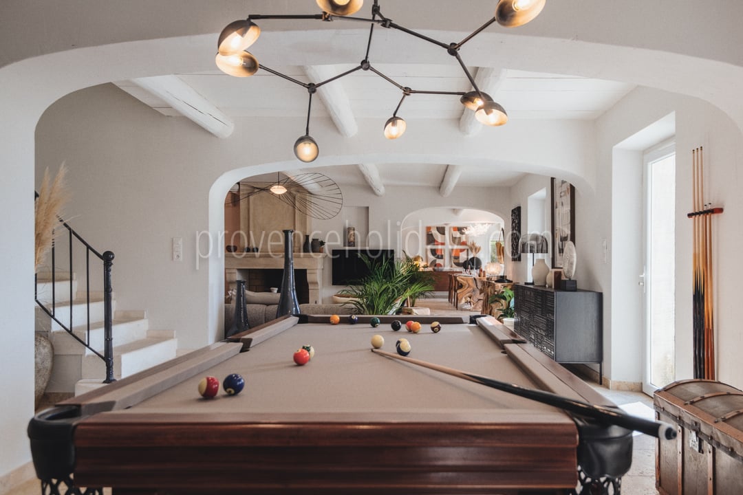 42 - Mas Calisson: Villa: Interior