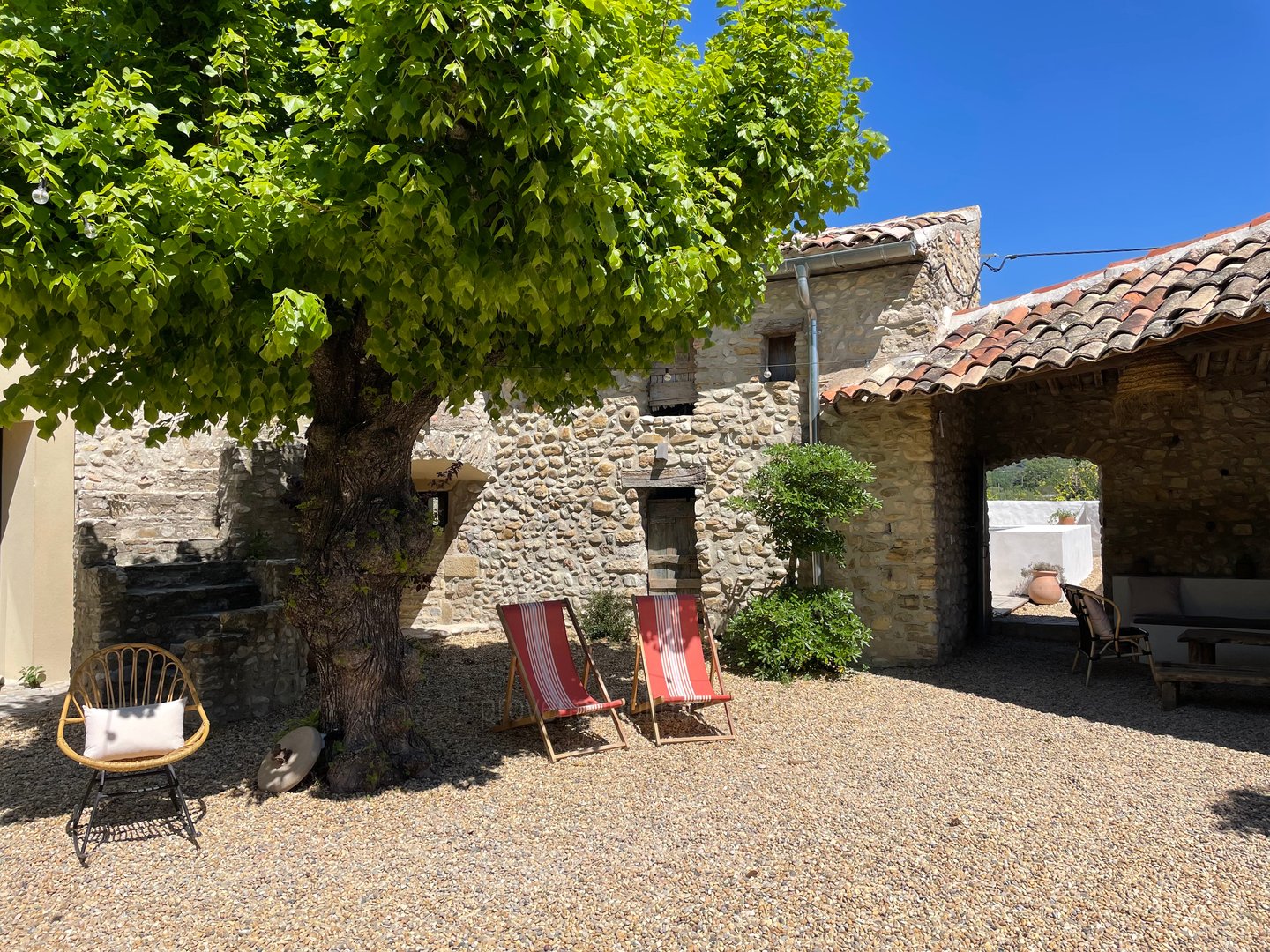 14 - Mas de Seguret: Villa: Exterior