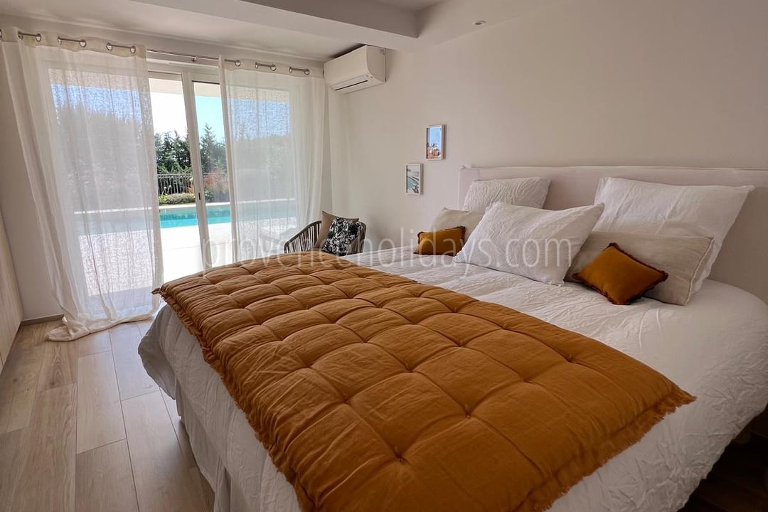 18 - Villa Luminara: Villa: Bedroom