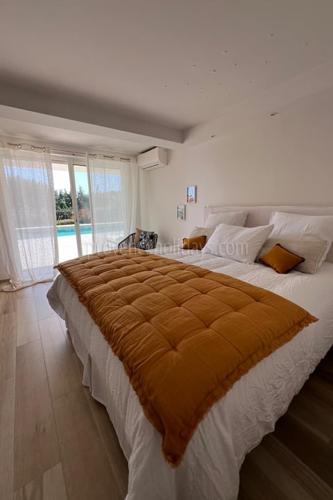 18 - Villa Luminara: Villa: Bedroom