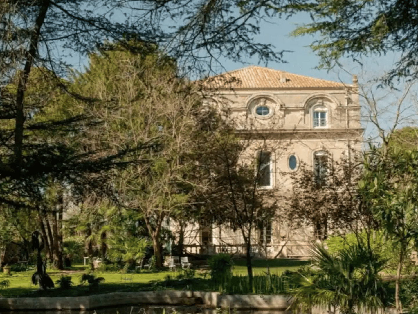 3 - Château de Nîmes: Villa: Exterior