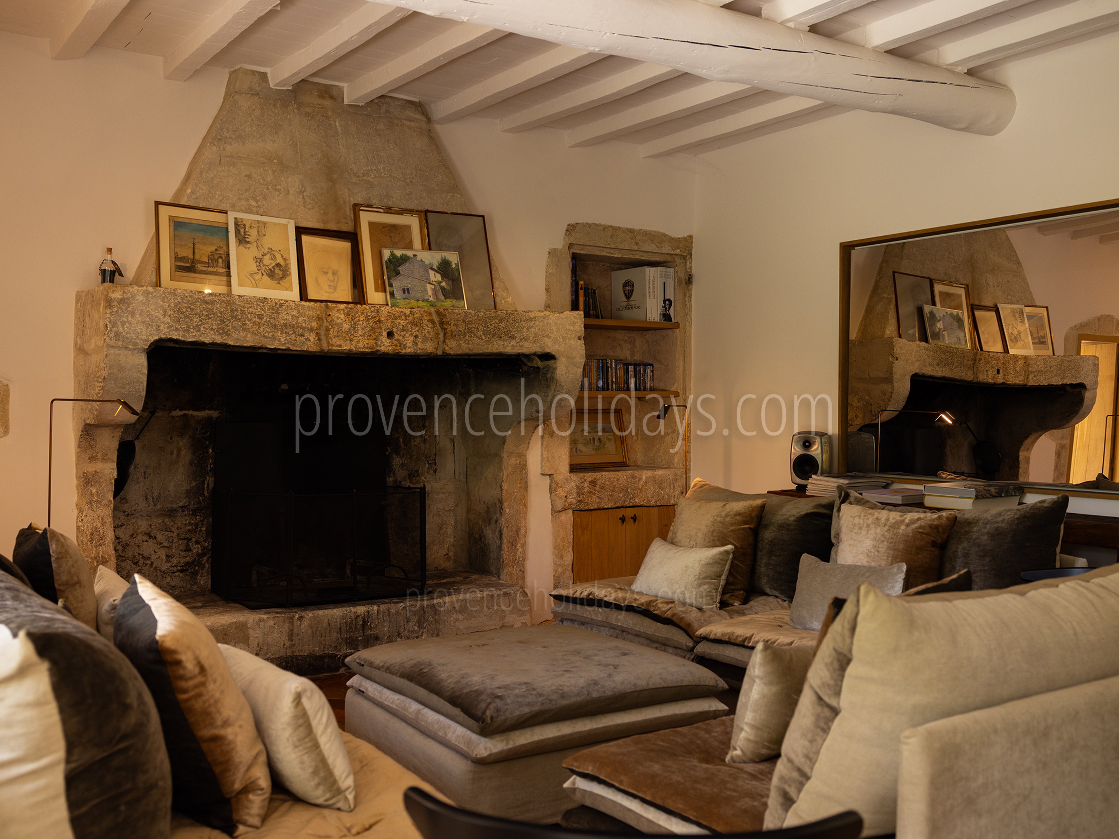 31 - Le Mas Secret: Villa: Interior