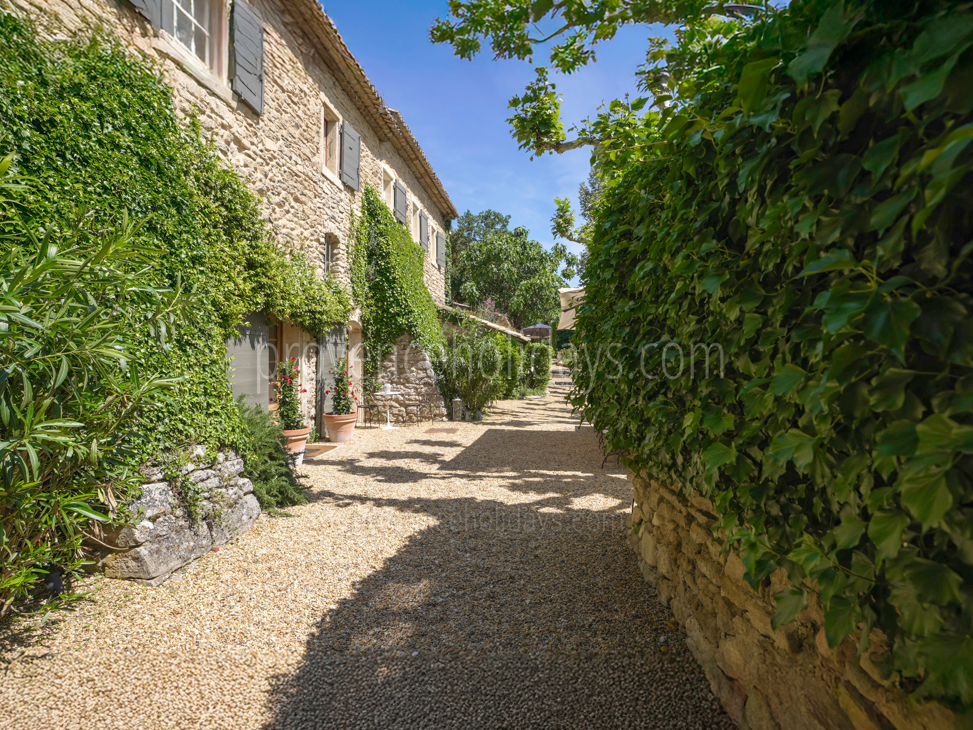 15 - Le Moulin de Gordes: Villa: Exterior