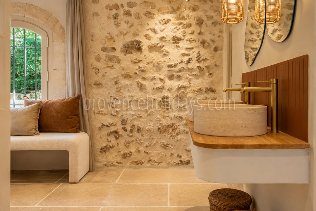 42 - Mas rénové à pied d\'Eygalières: Villa: Bathroom