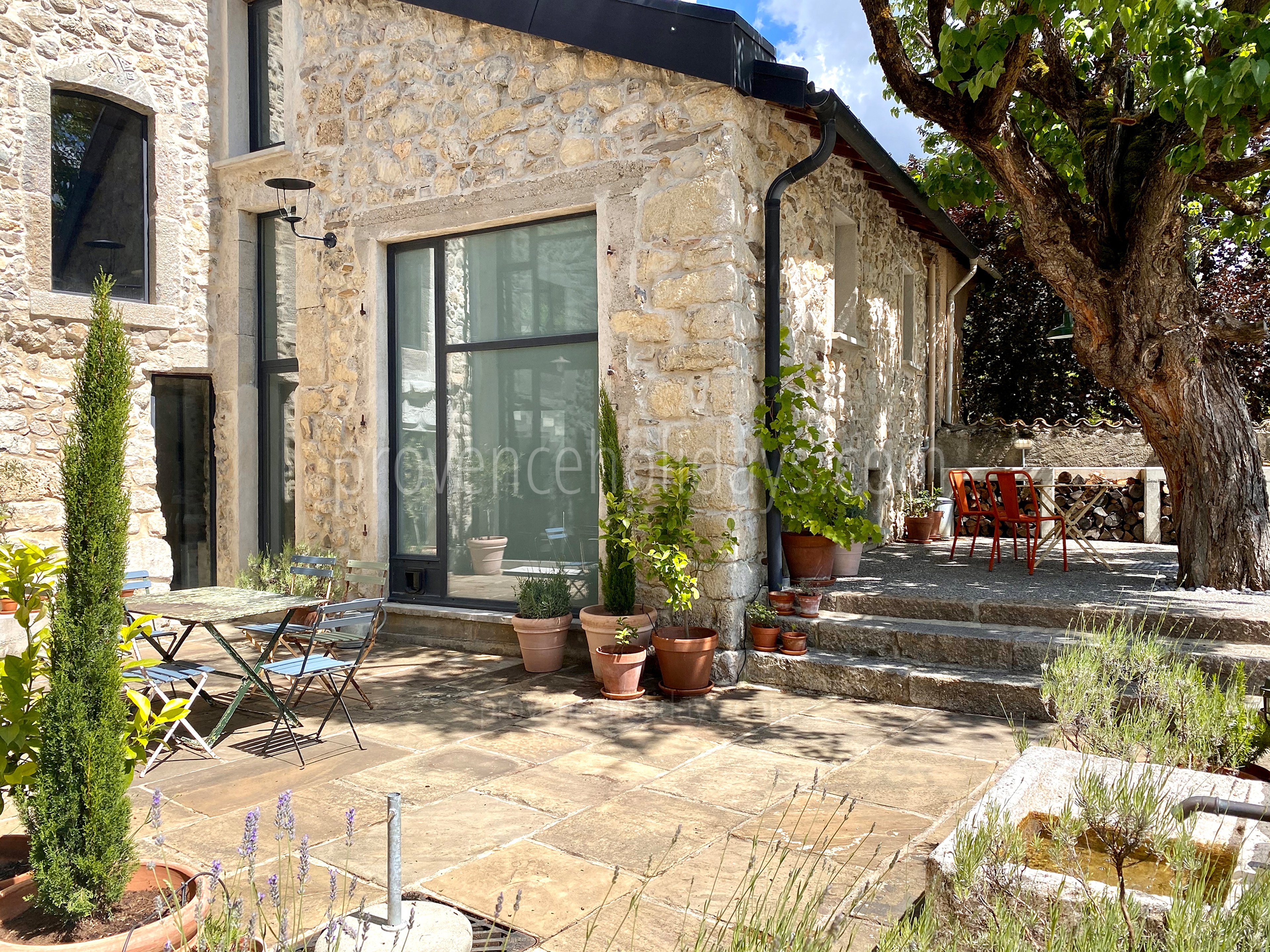 52 - Mas Villard: Villa: Interior