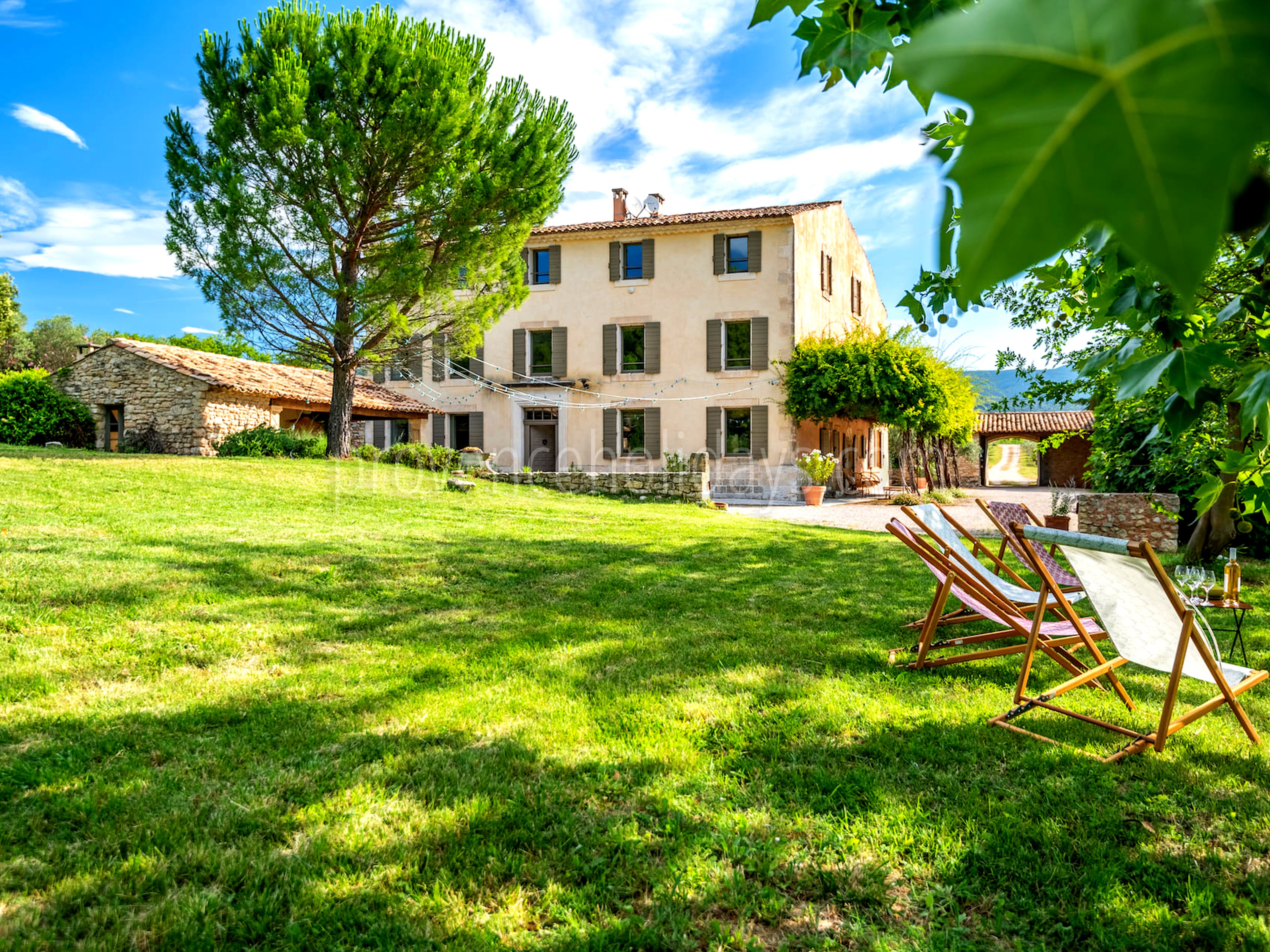 11 - La Bastide des Sources: Villa: Exterior