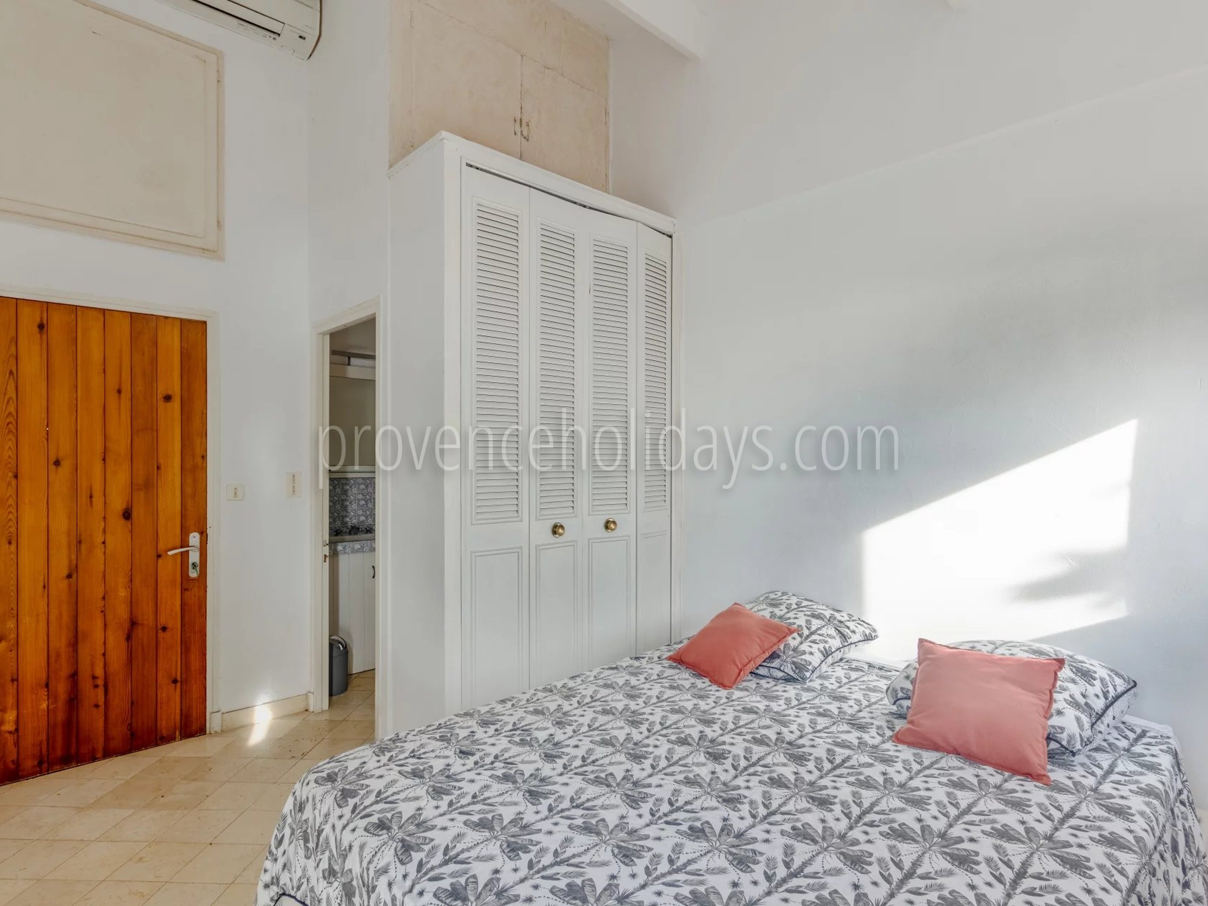 31 - Te renoveren villa in Rayol-Canadel-sur-Mer: Villa: Bedroom
