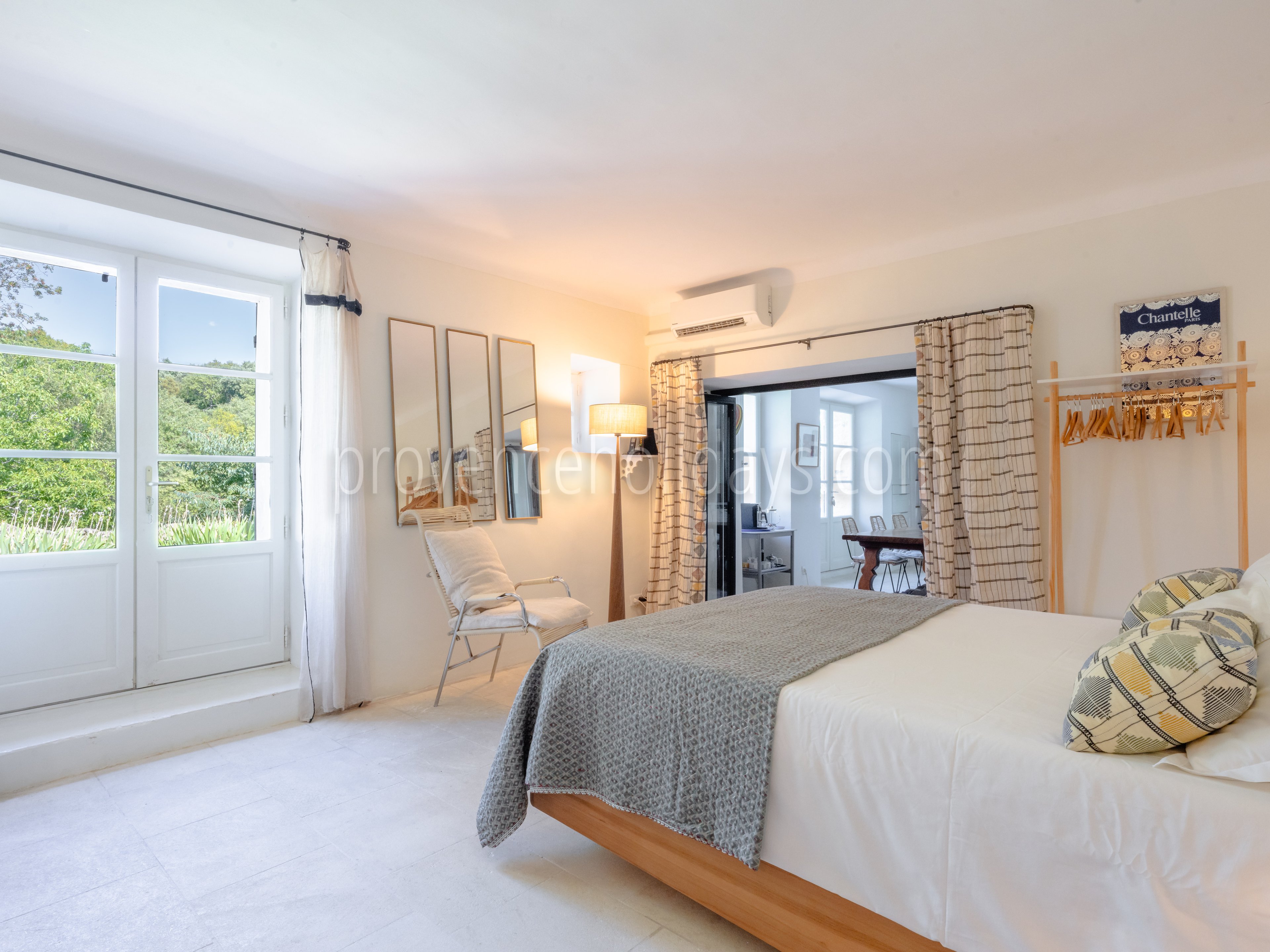 43 - Maison du Soleil: Villa: Bedroom