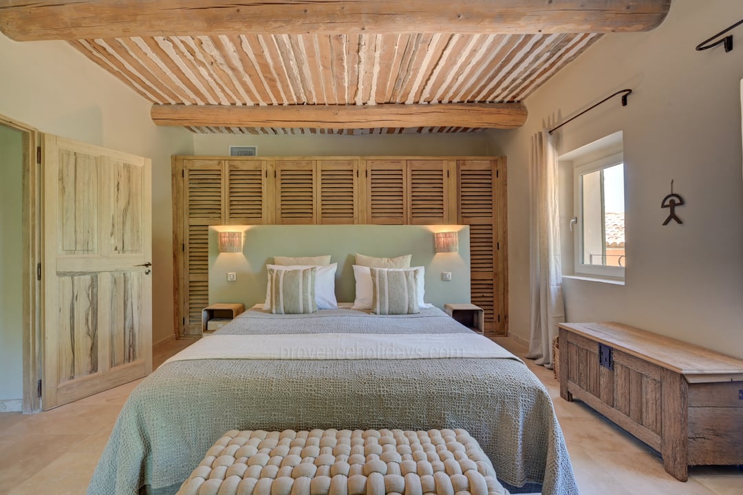 29 - Le Mas de Prestige: Villa: Bedroom 1