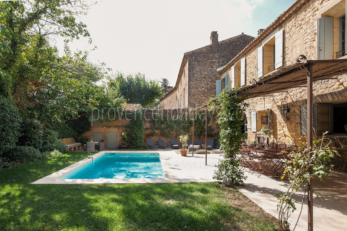 12 - Mas Pont-du-Gard: Villa: Exterior