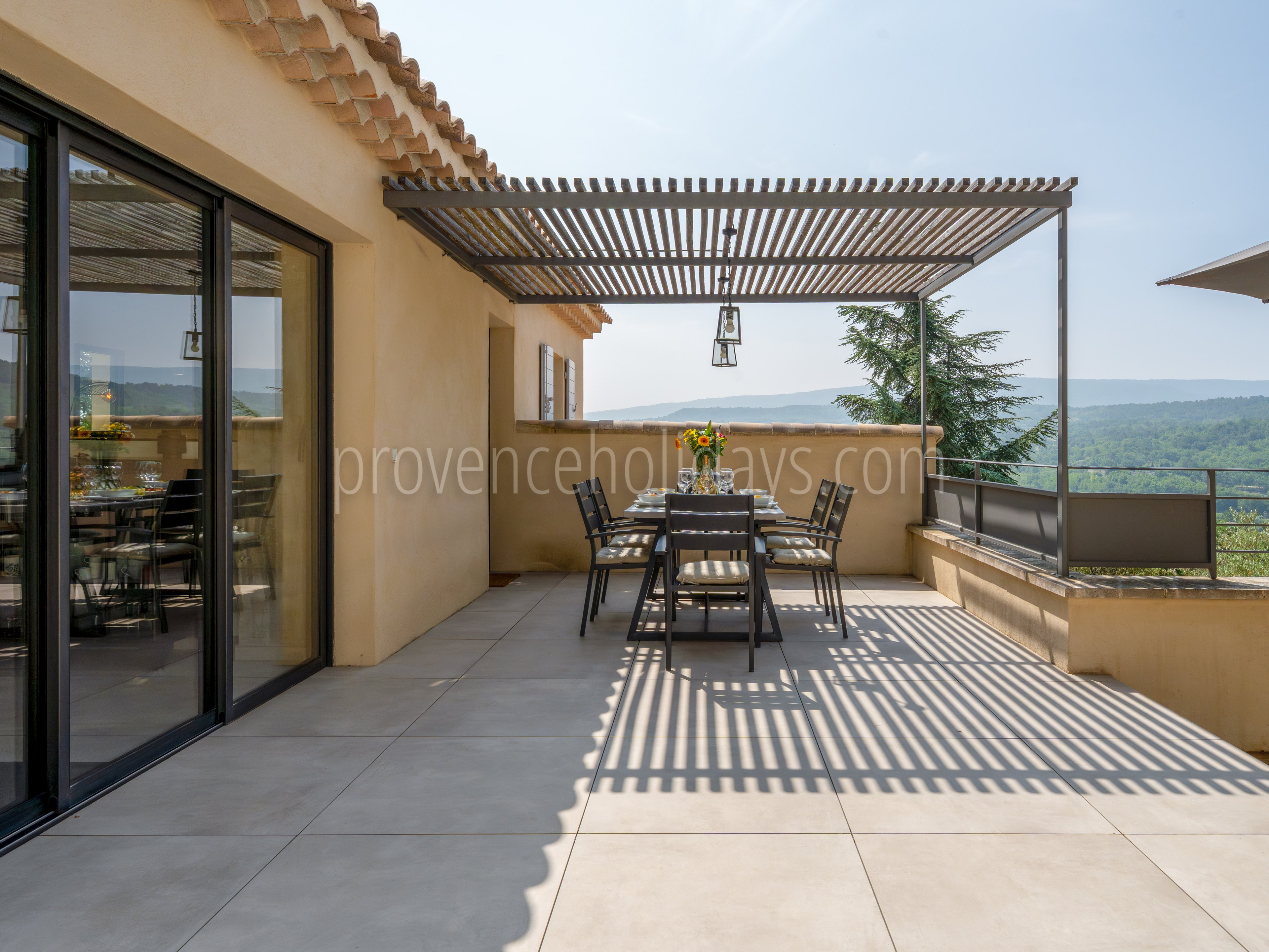 21 - Le Belvédère Provençal: Villa: Exterior