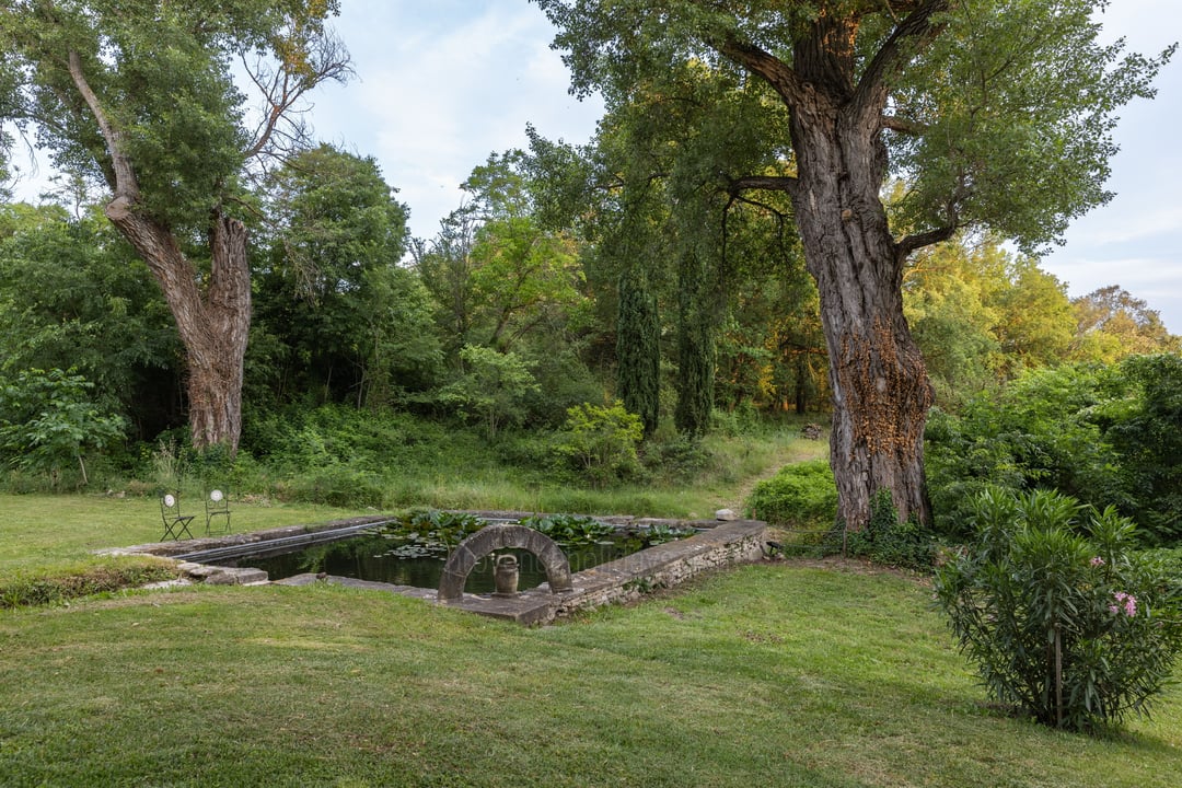 37 - Mas des Sources: Villa: Exterior