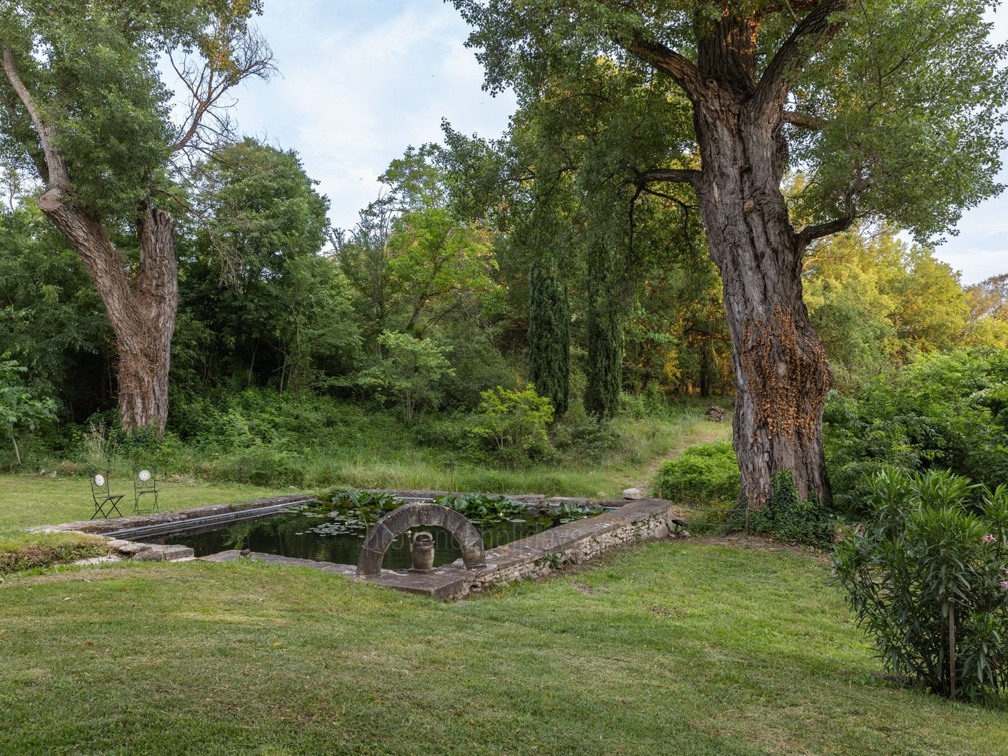 37 - Mas des Sources: Villa: Exterior