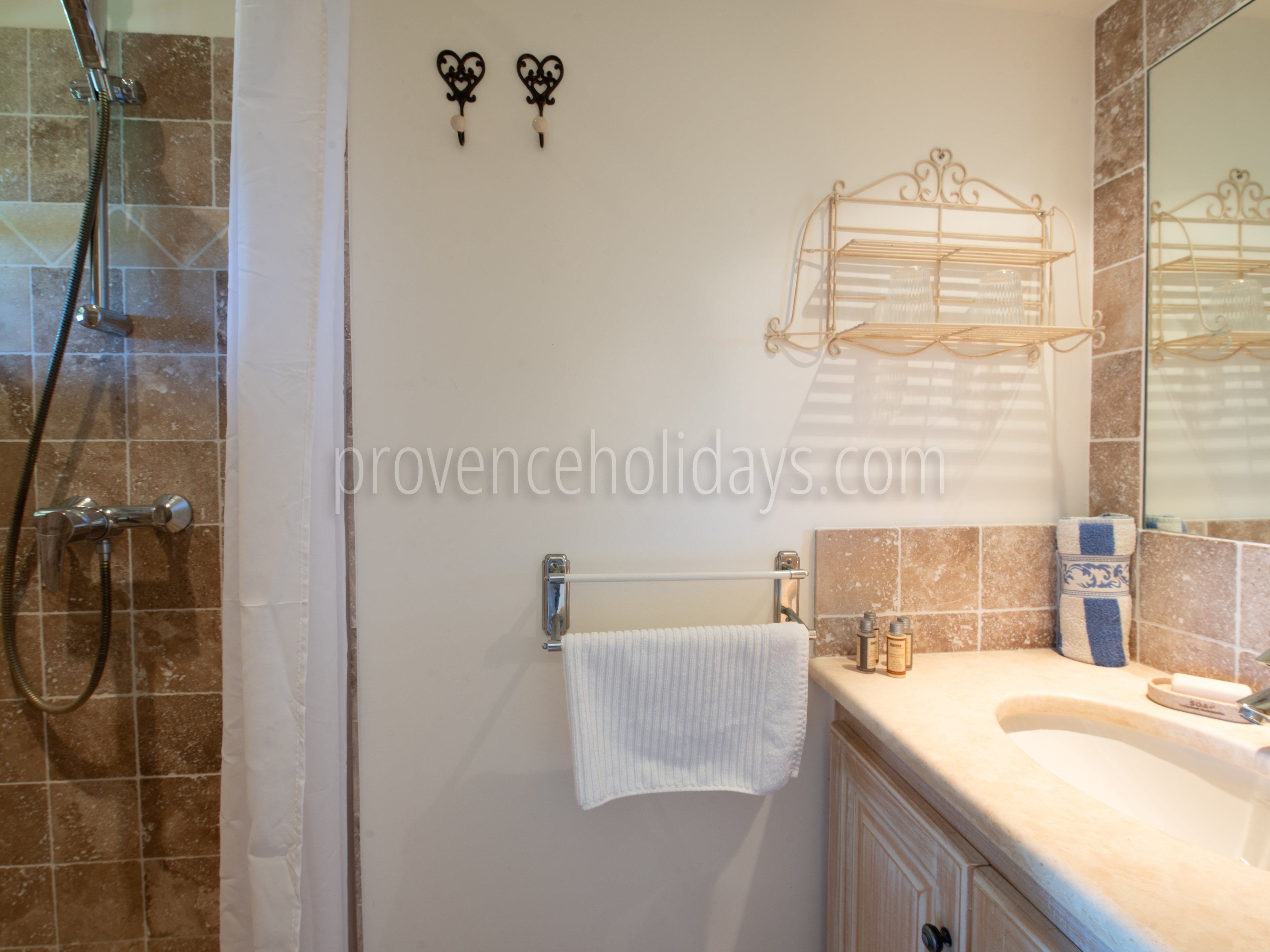 11 - Villa Poppy: Villa: Bathroom
