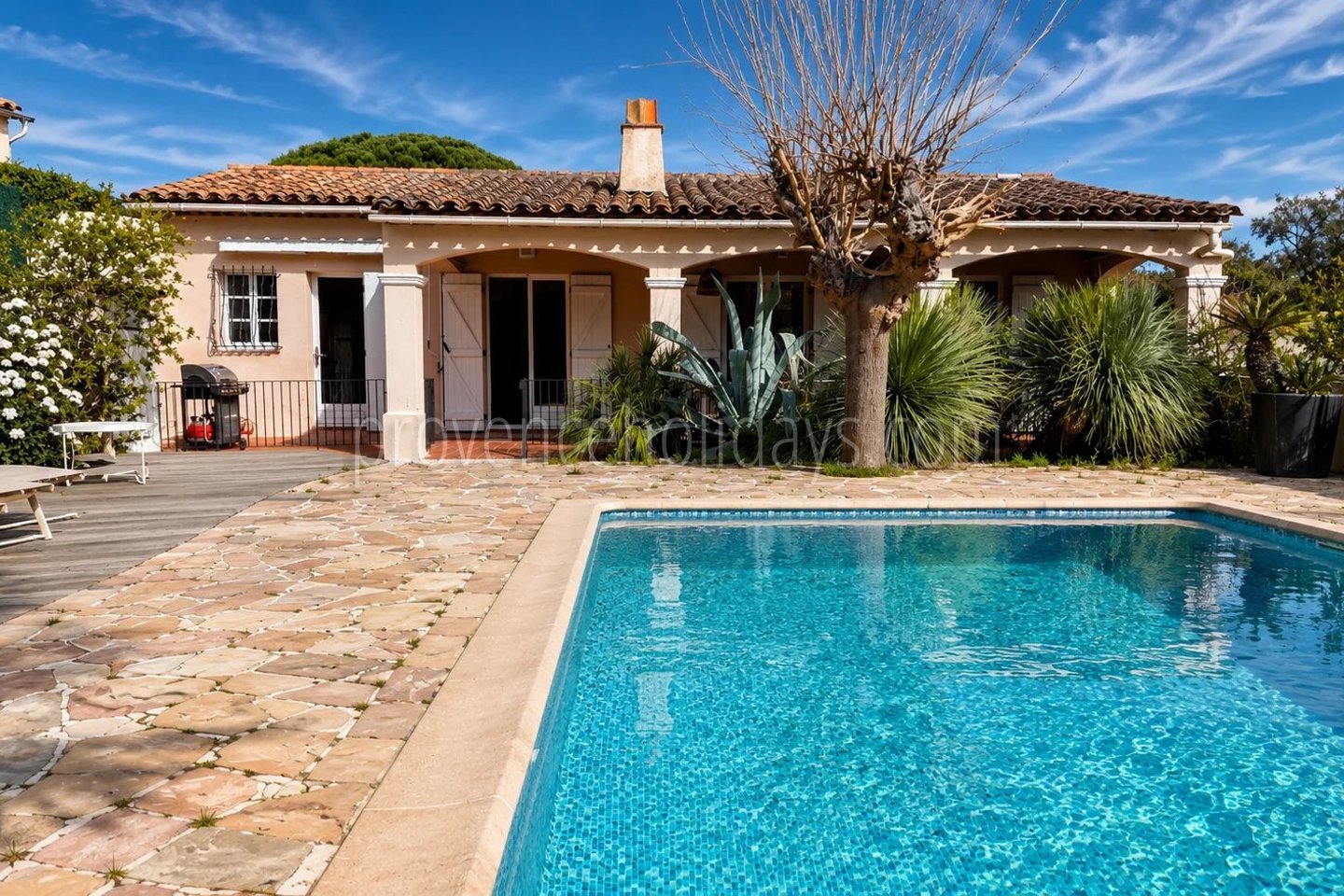 1 - Ruhiges Haus in Gassin: Villa: Pool