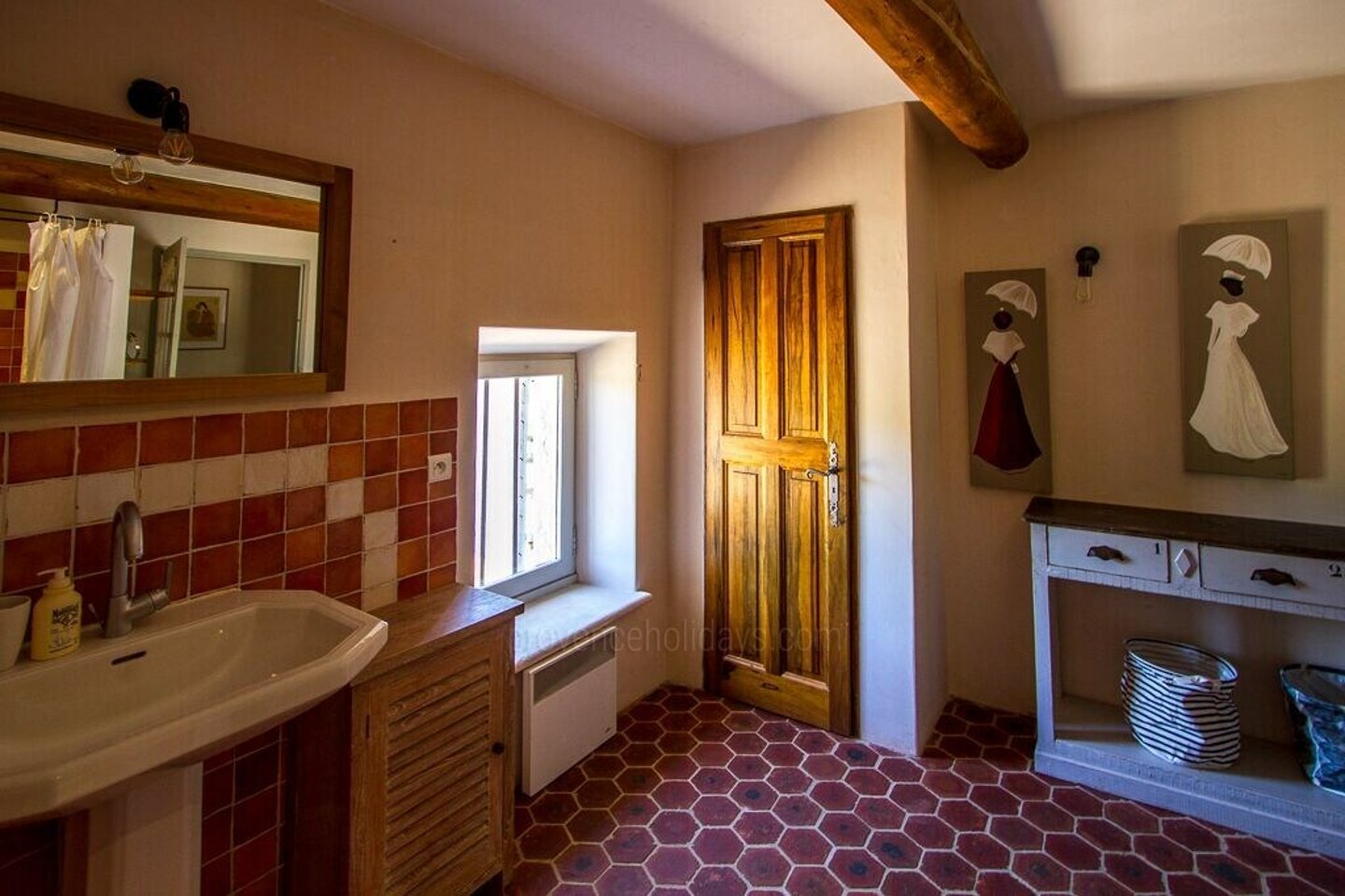29 - Provence retrouvée: Villa: Bathroom 2