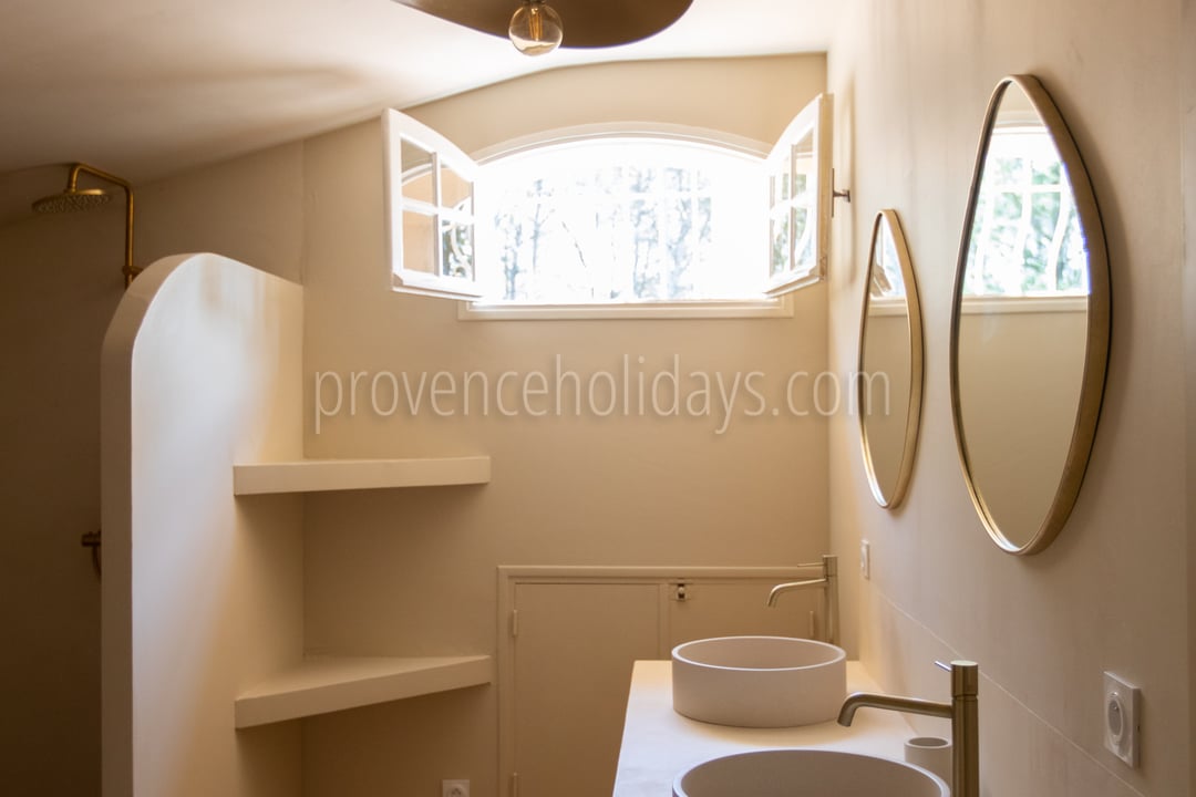 16 - Villa Adeline: Villa: Bathroom
