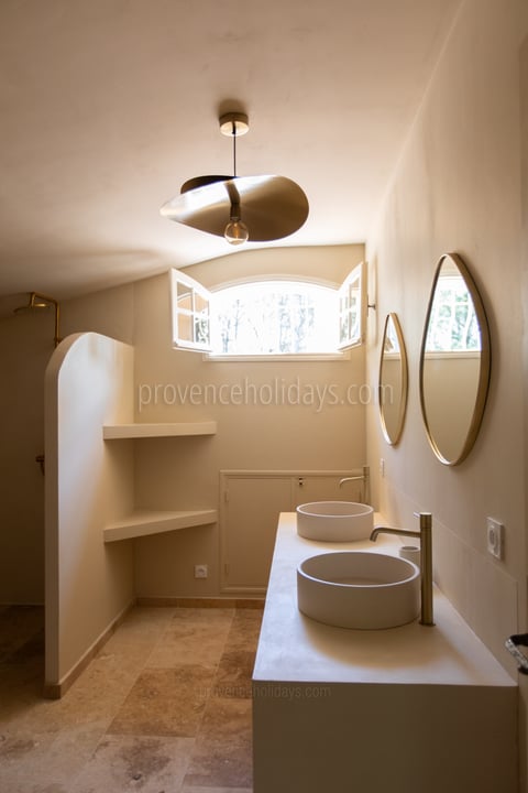 16 - Villa Adeline: Villa: Bathroom