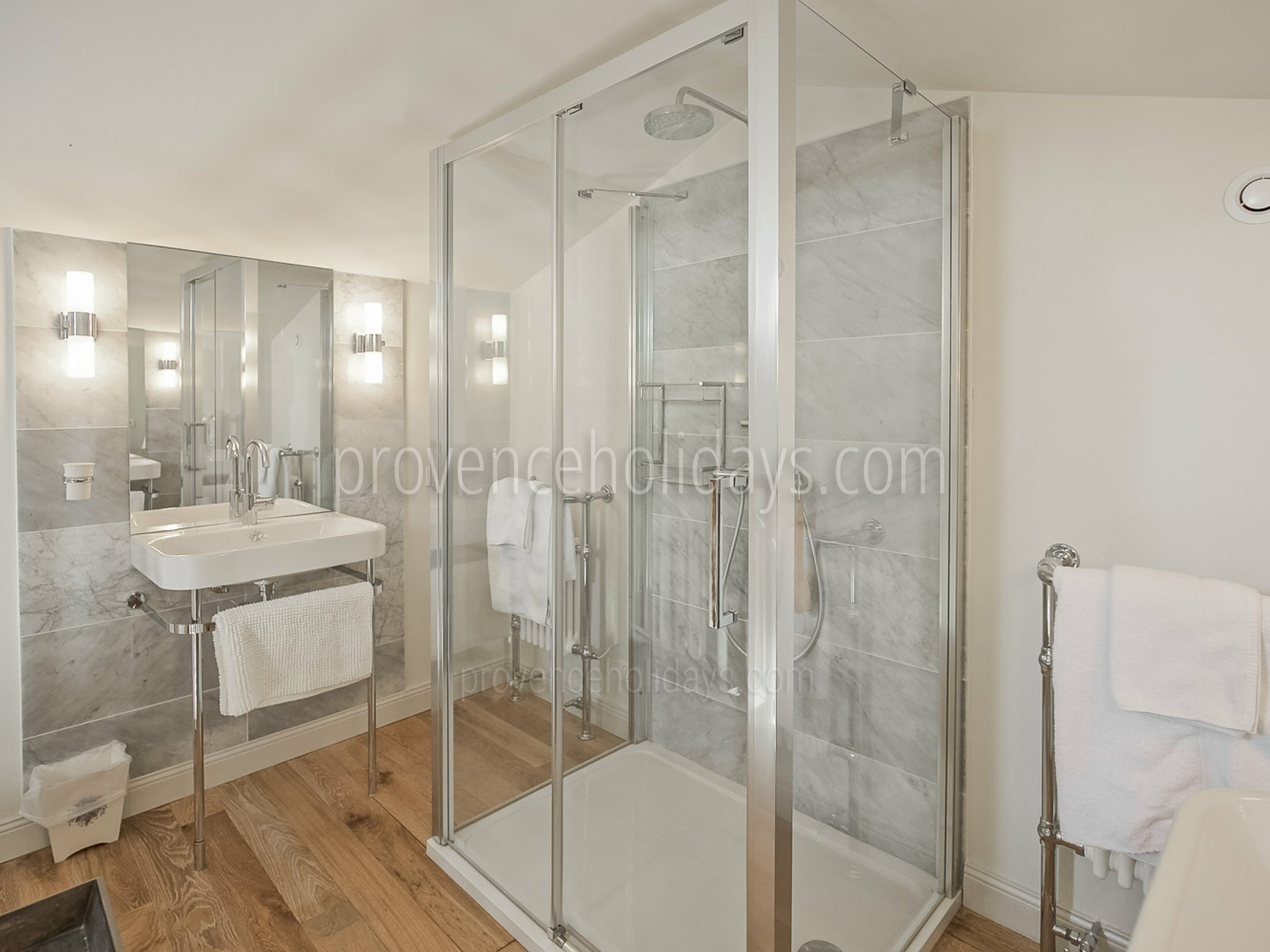 46 - Chez Emile: Villa: Bathroom