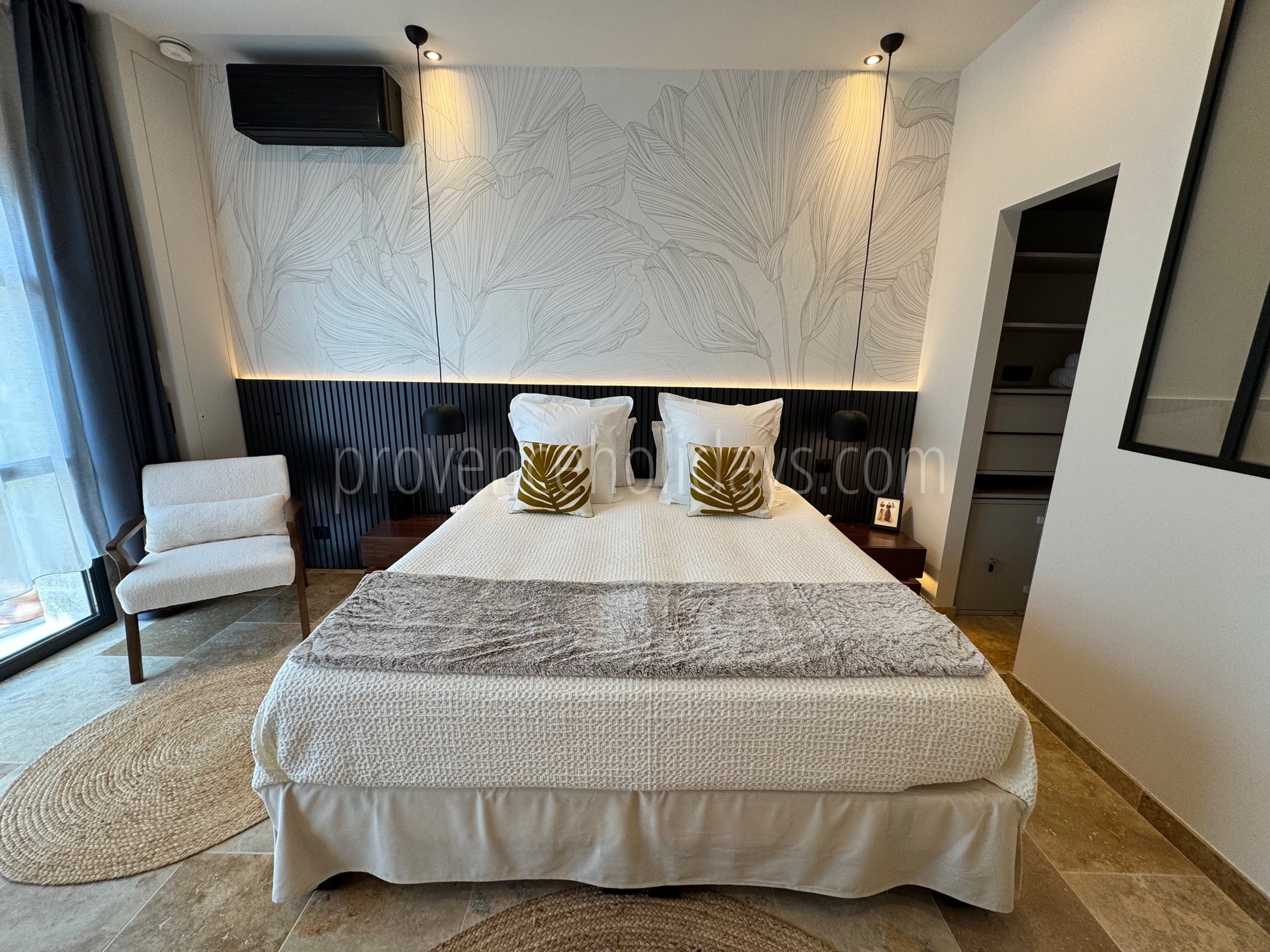 42 - Mas de l\'Oiseau: Villa: Bedroom