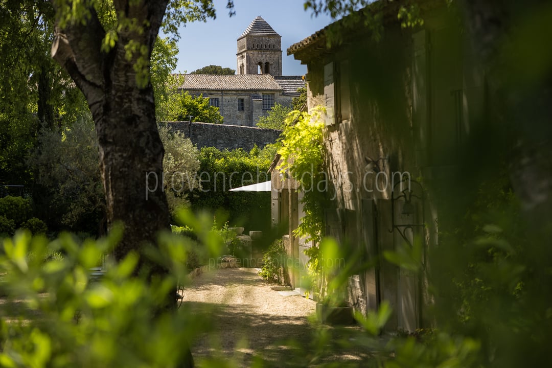 29 - Le Mazet Saint Paul: Villa: Exterior