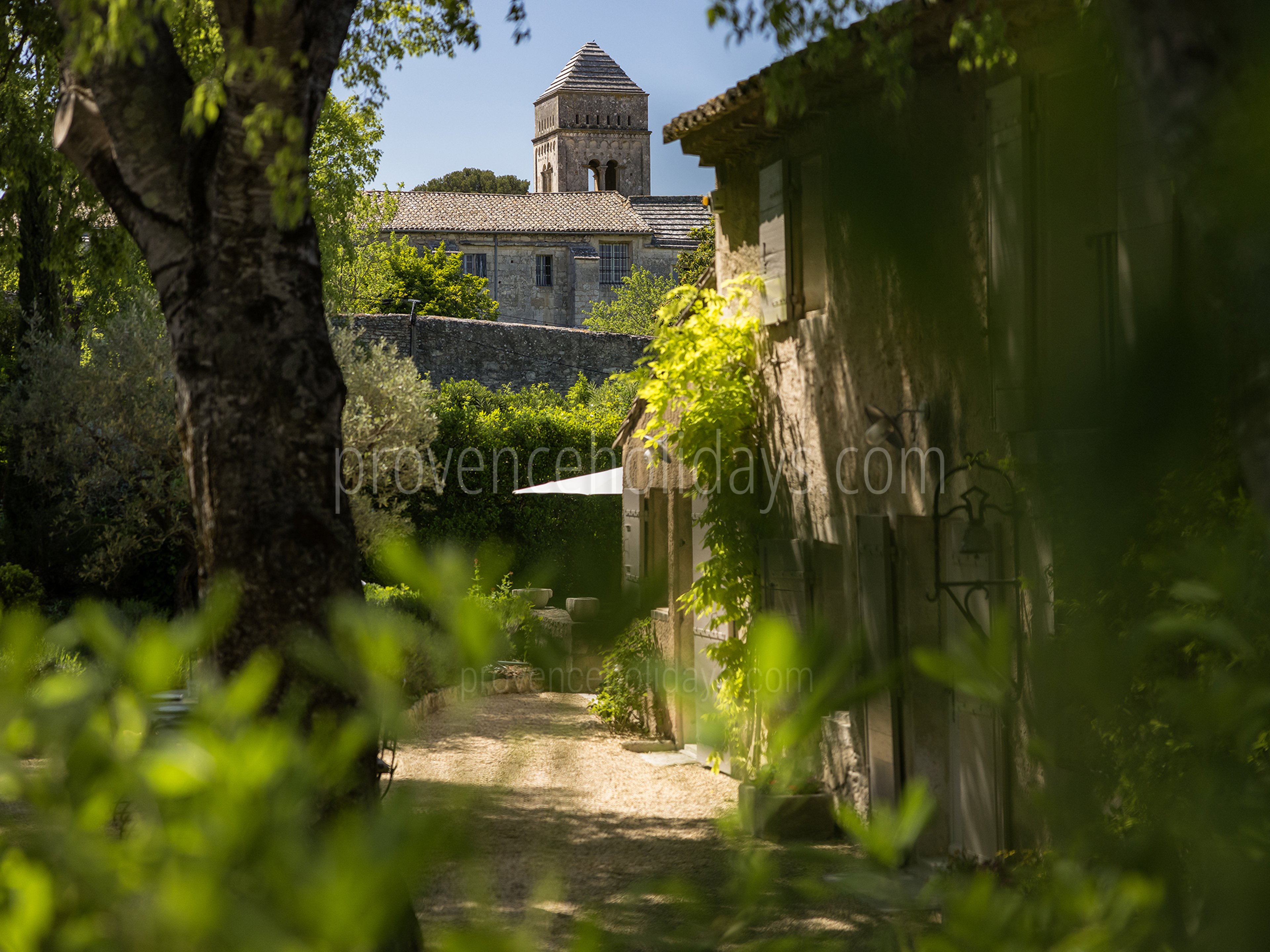 29 - Le Mazet Saint Paul: Villa: Exterior