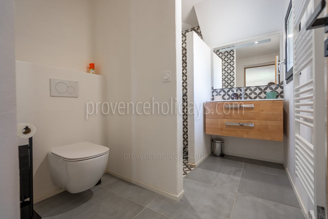25 - Mas de la Rouquette: Villa: Bathroom