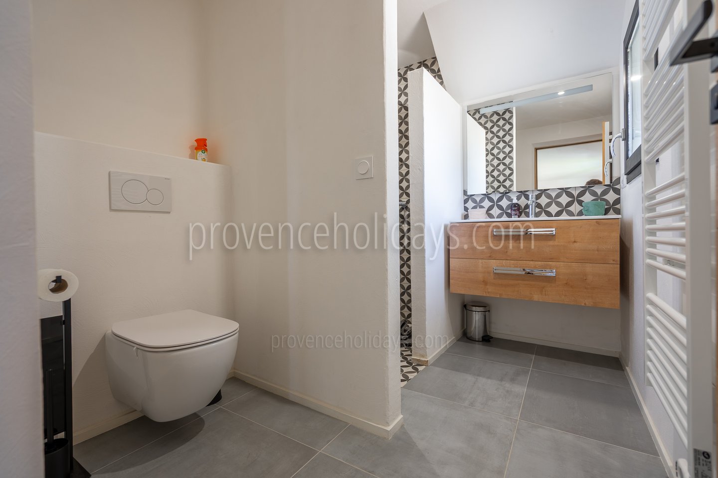 25 - Mas de la Rouquette: Villa: Bathroom