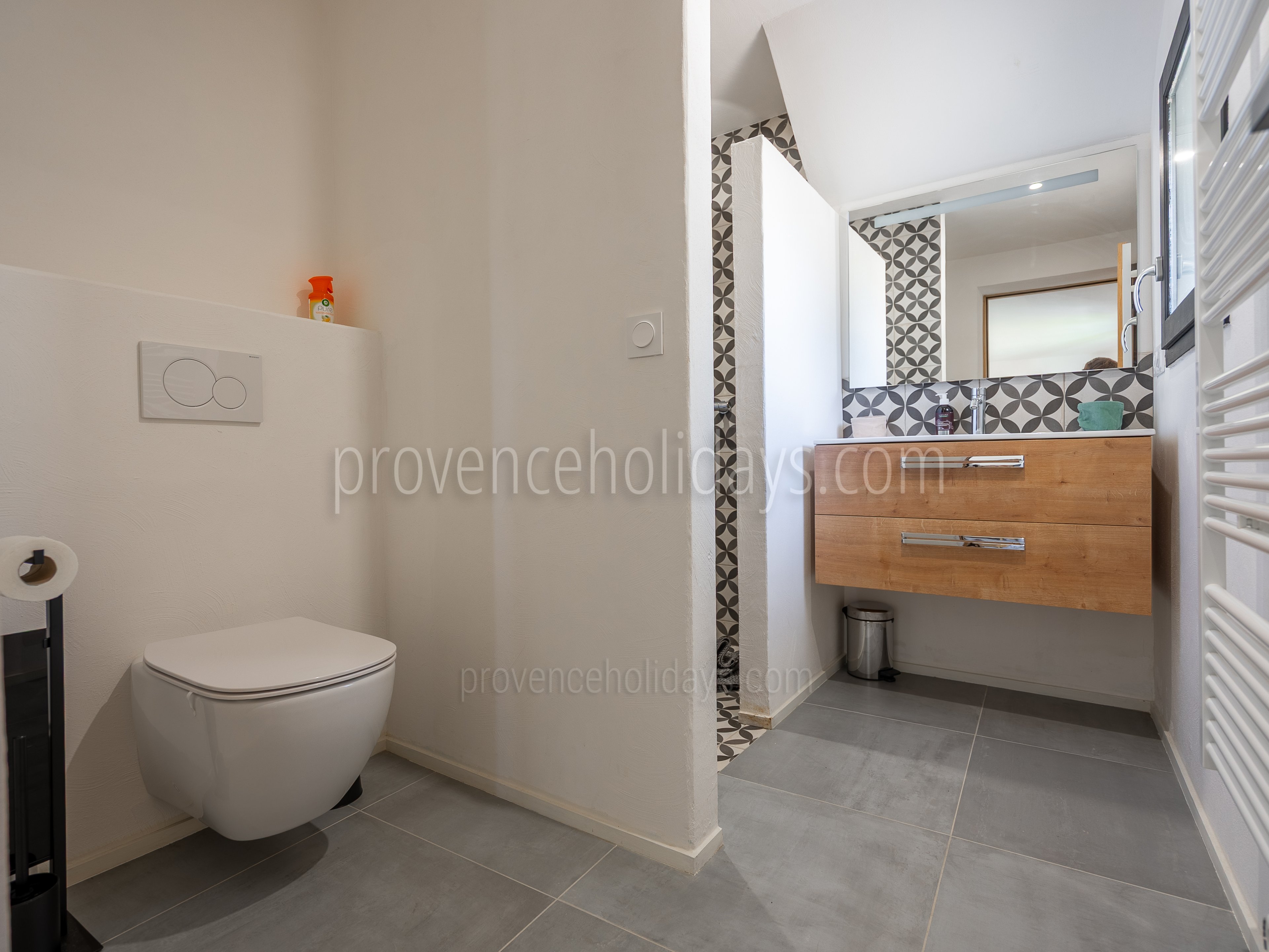 25 - Mas de la Rouquette: Villa: Bathroom