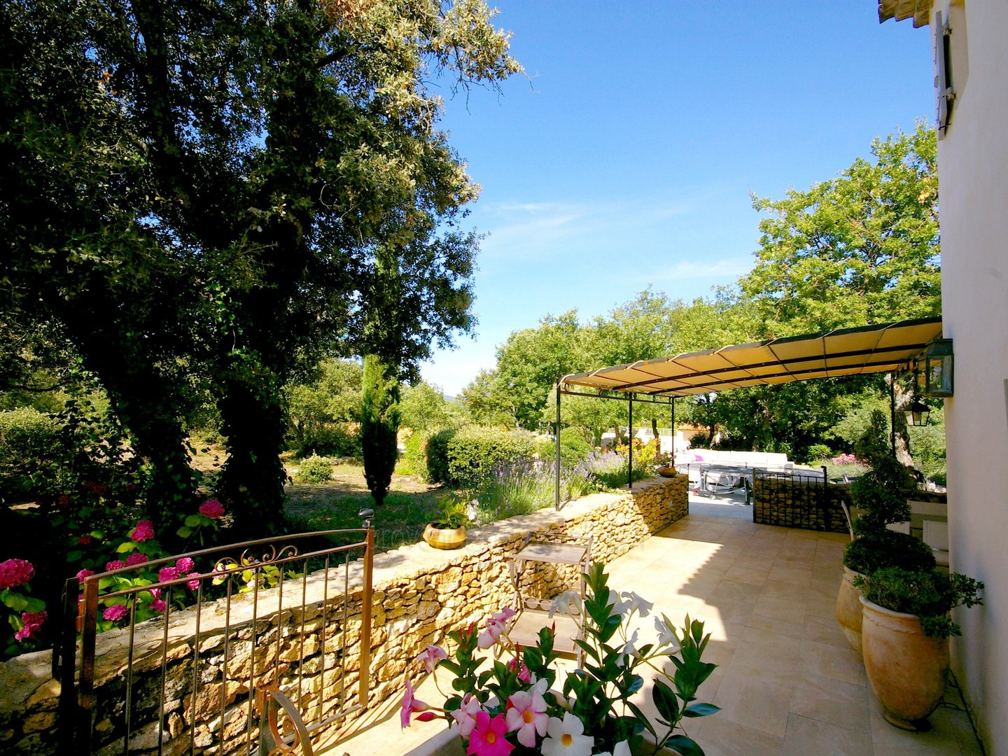 45 - Maison des Cèdres: Villa: Exterior