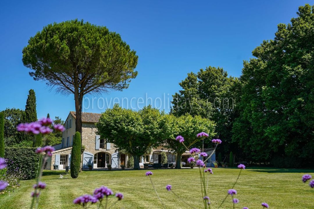 13 - Mas Saint-Andiol: Villa: Exterior