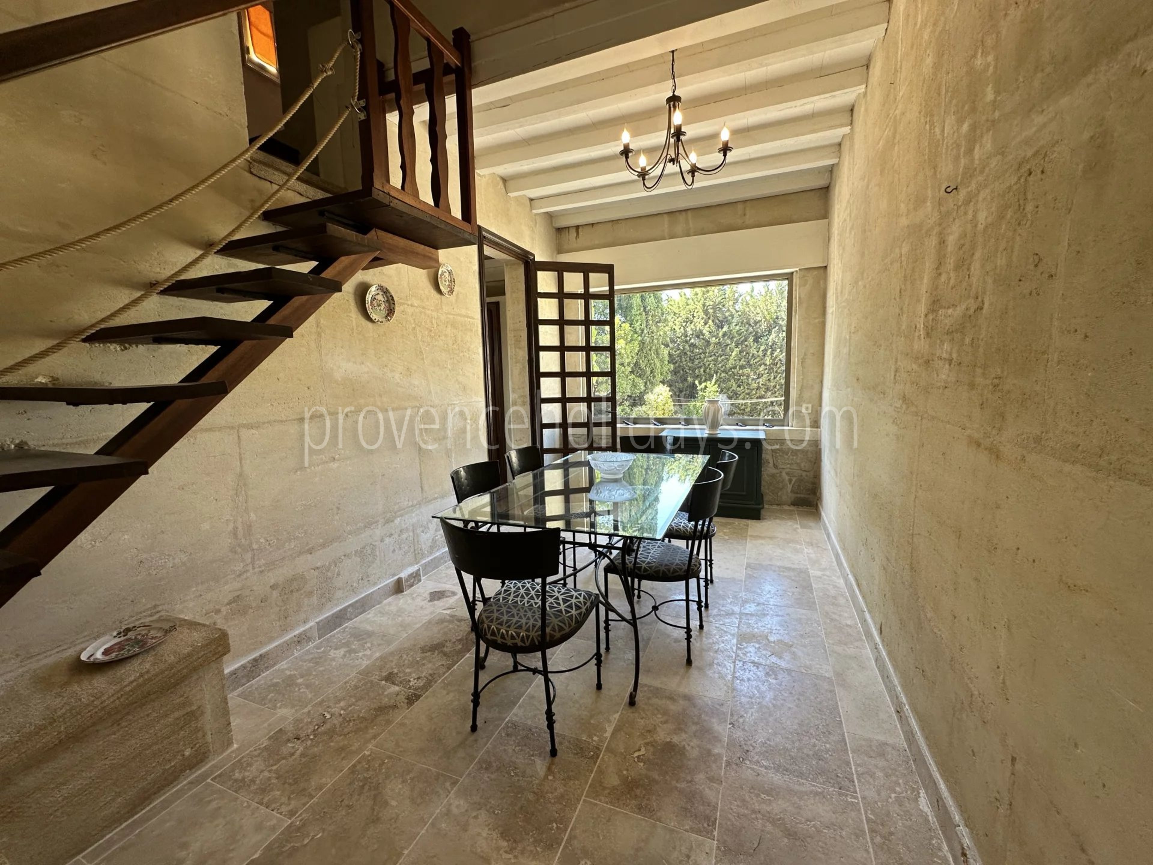13 - Gerenoveerd huis in Fontvieille: Villa: Interior