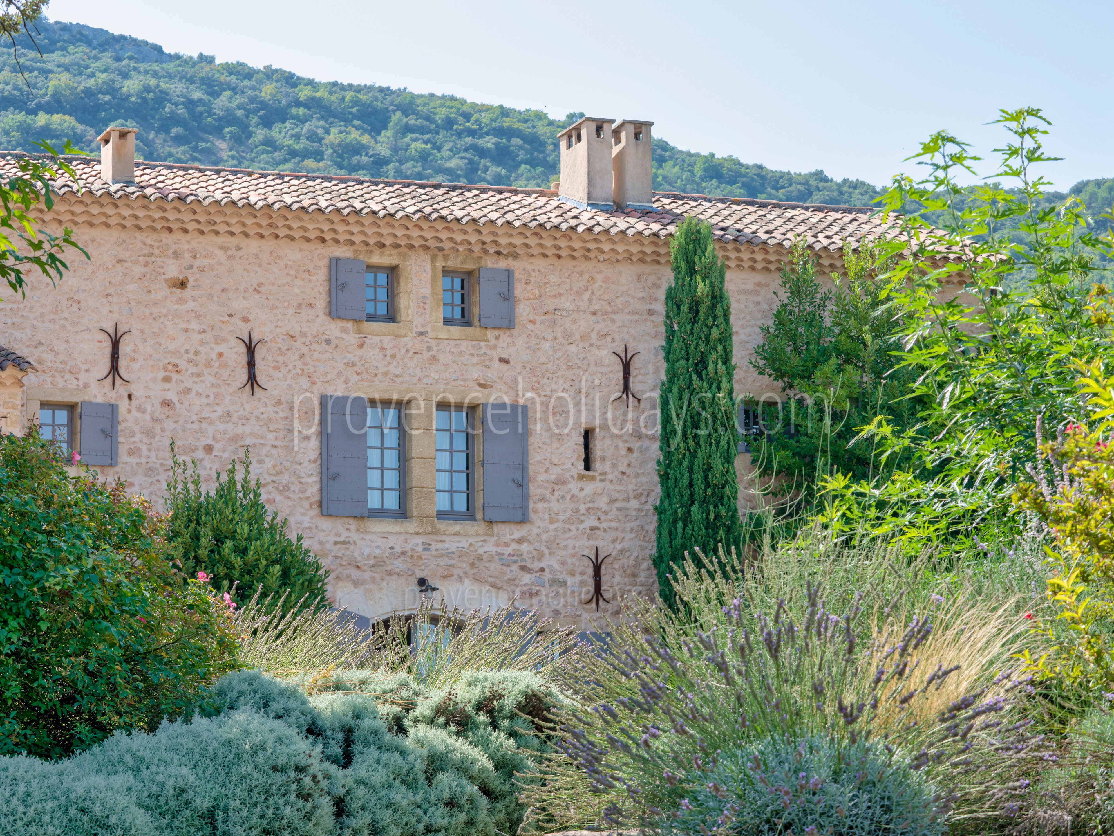 24 - Domaine de la Sainte Victoire: Villa: Exterior