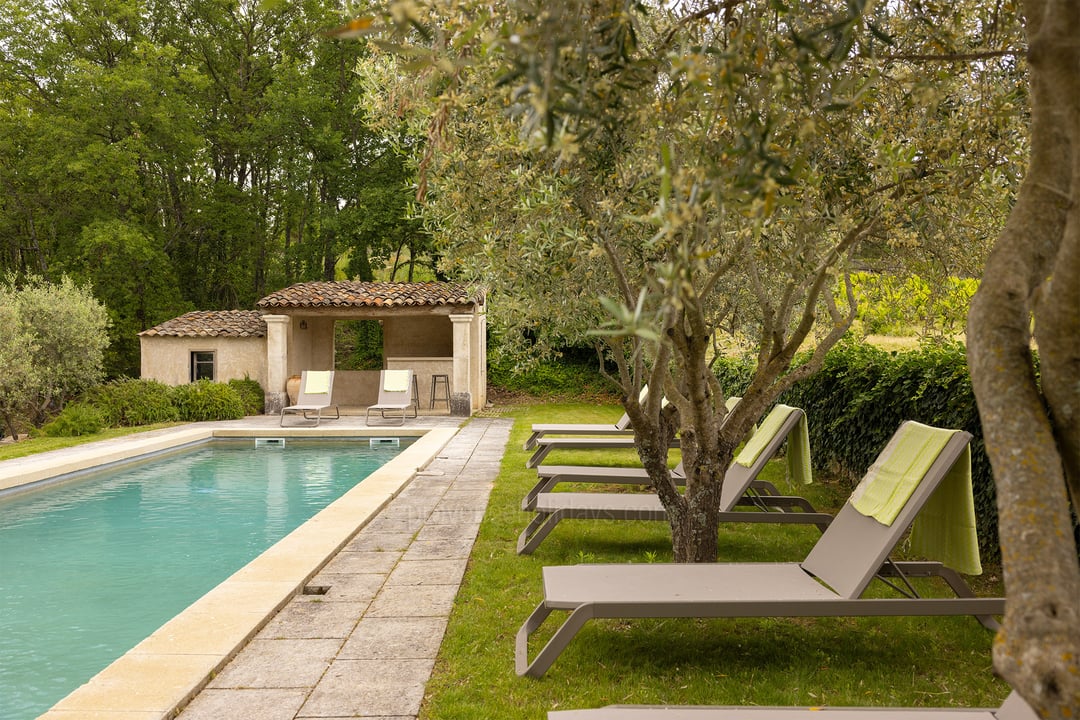 Mas with heated swimming pool in the Luberon