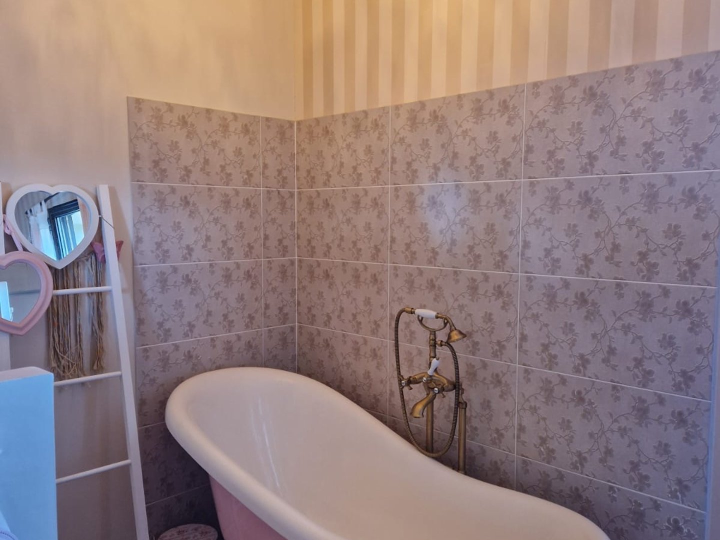 48 - La Roque sur Pernes: Villa: Bathroom - Bathroom - Bedroom 2