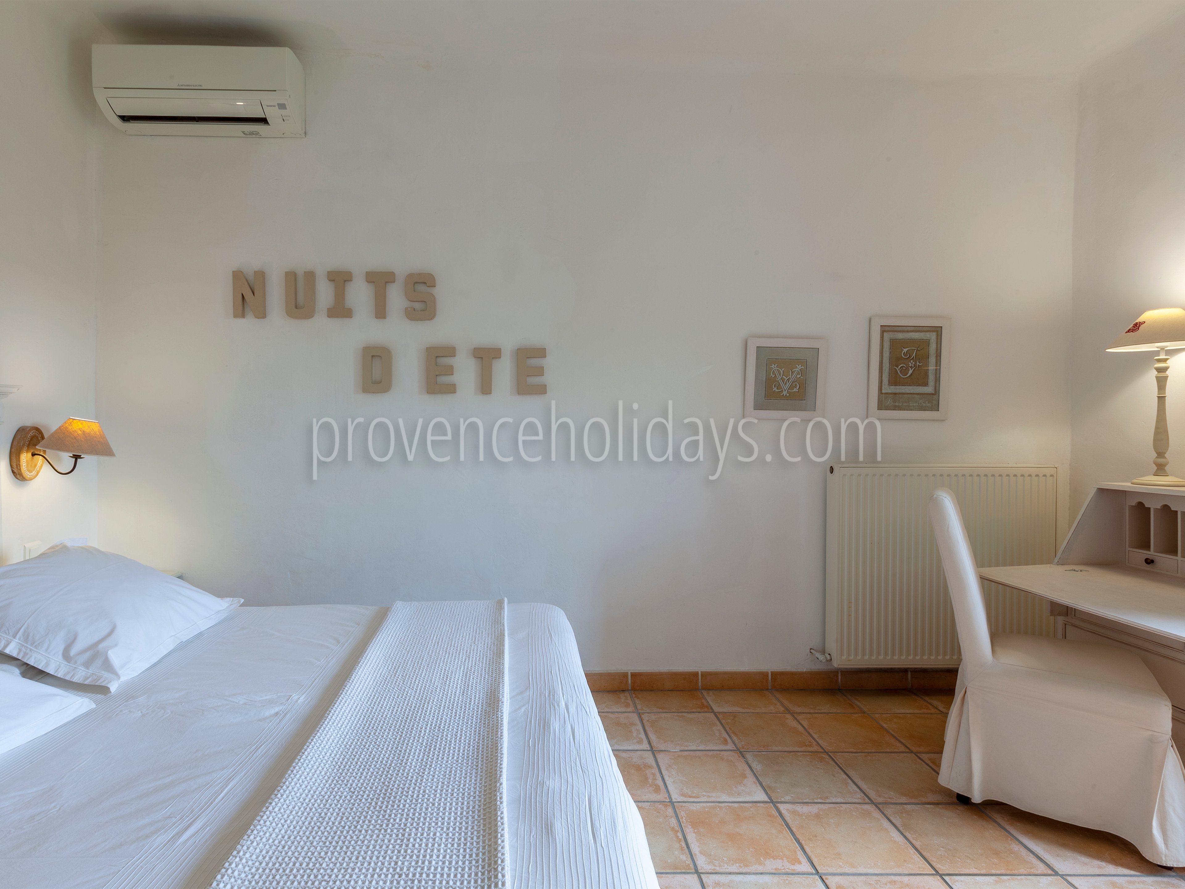 58 - Maison Robion: Villa: Bedroom