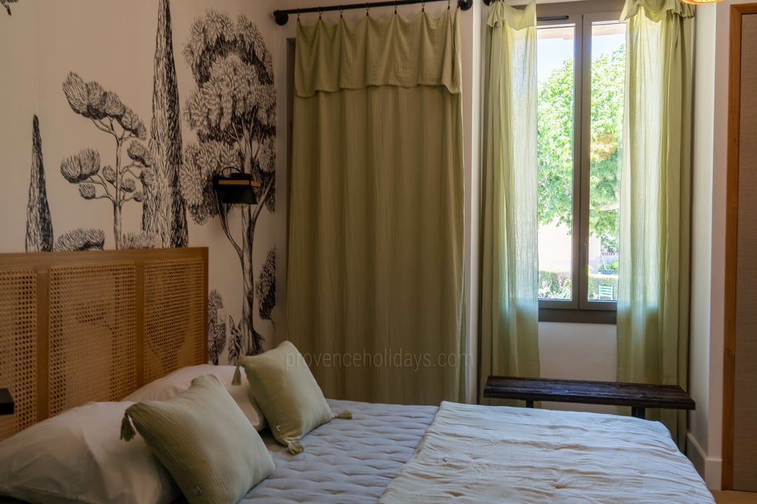 29 - Bastide Leontin: Villa: Bedroom