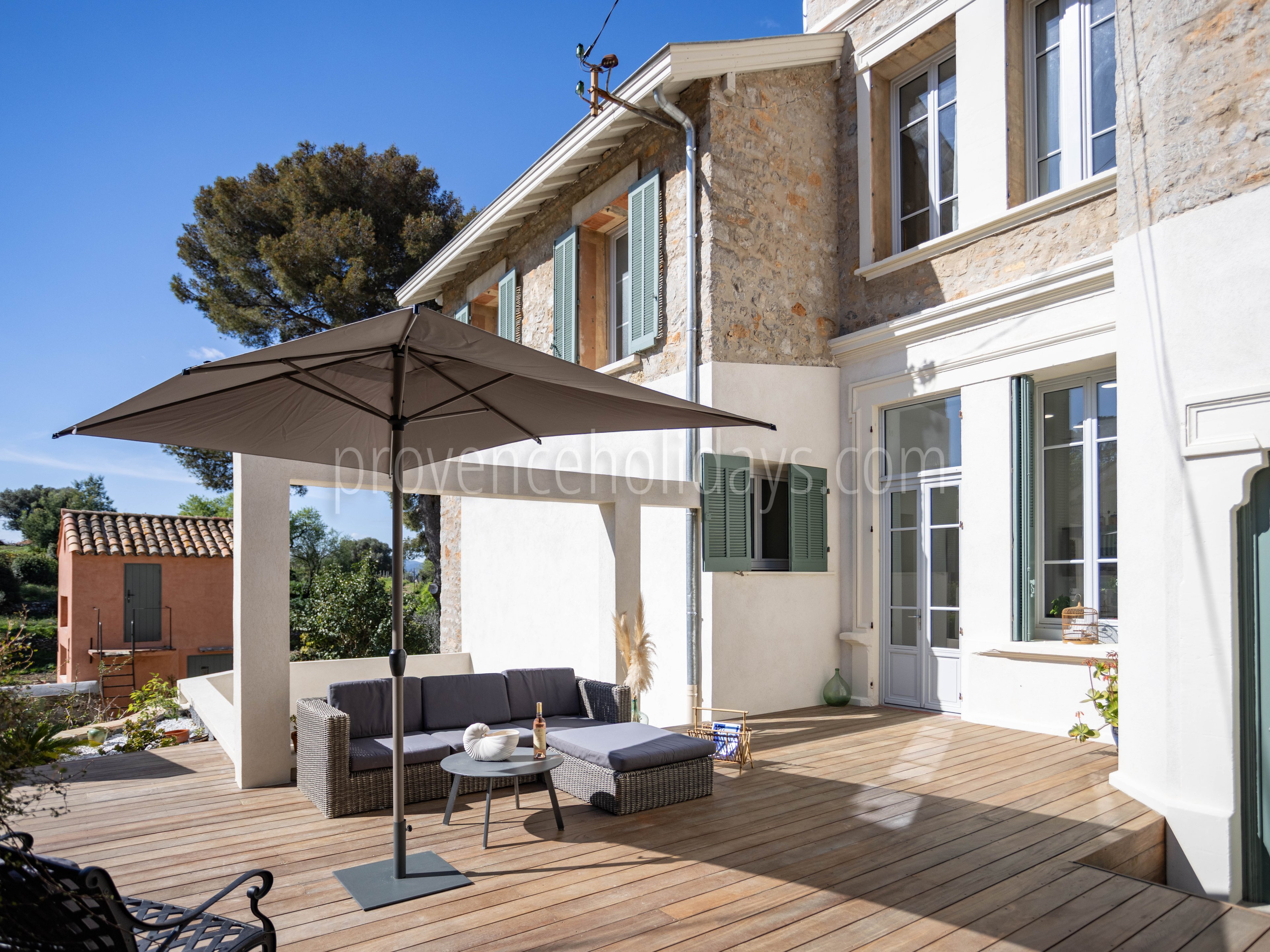 28 - Domaine Ora: Villa: Exterior