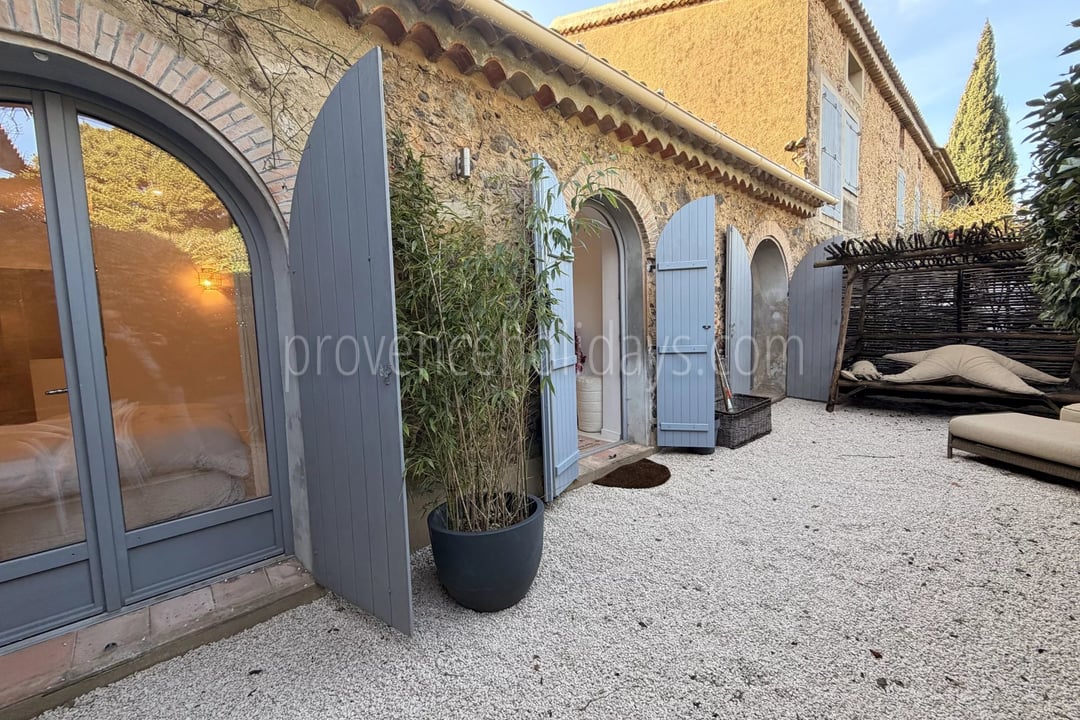 7 - Single-storey mas in Gassin: Villa: Exterior