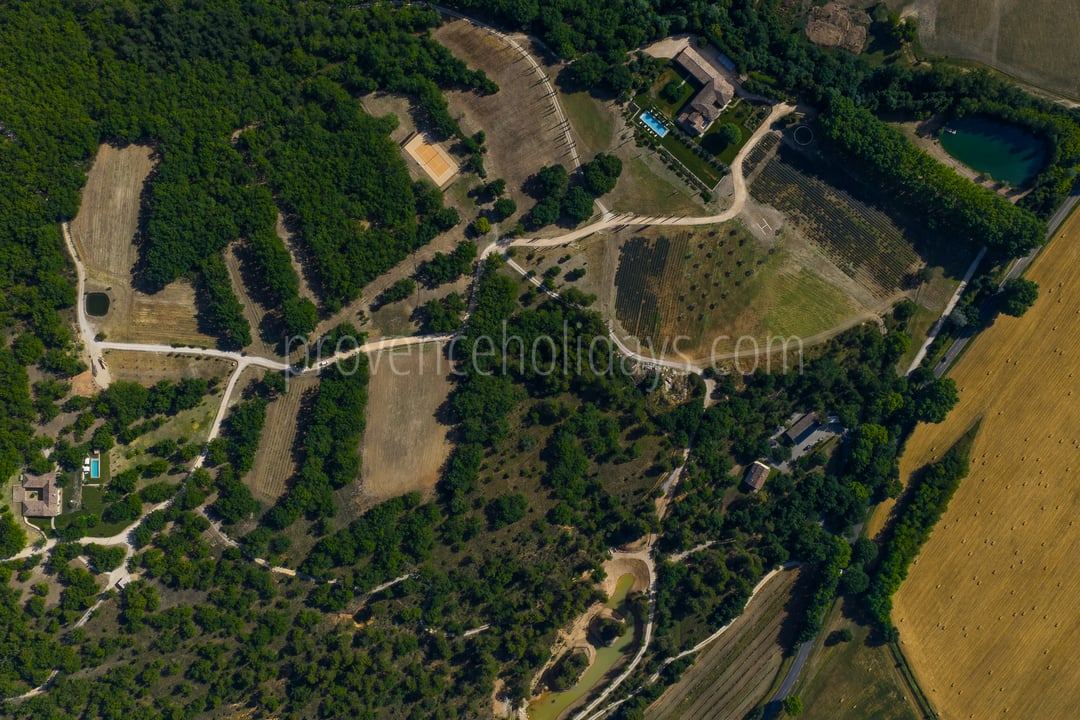 132 - Domaine des cascades: Villa: Exterior