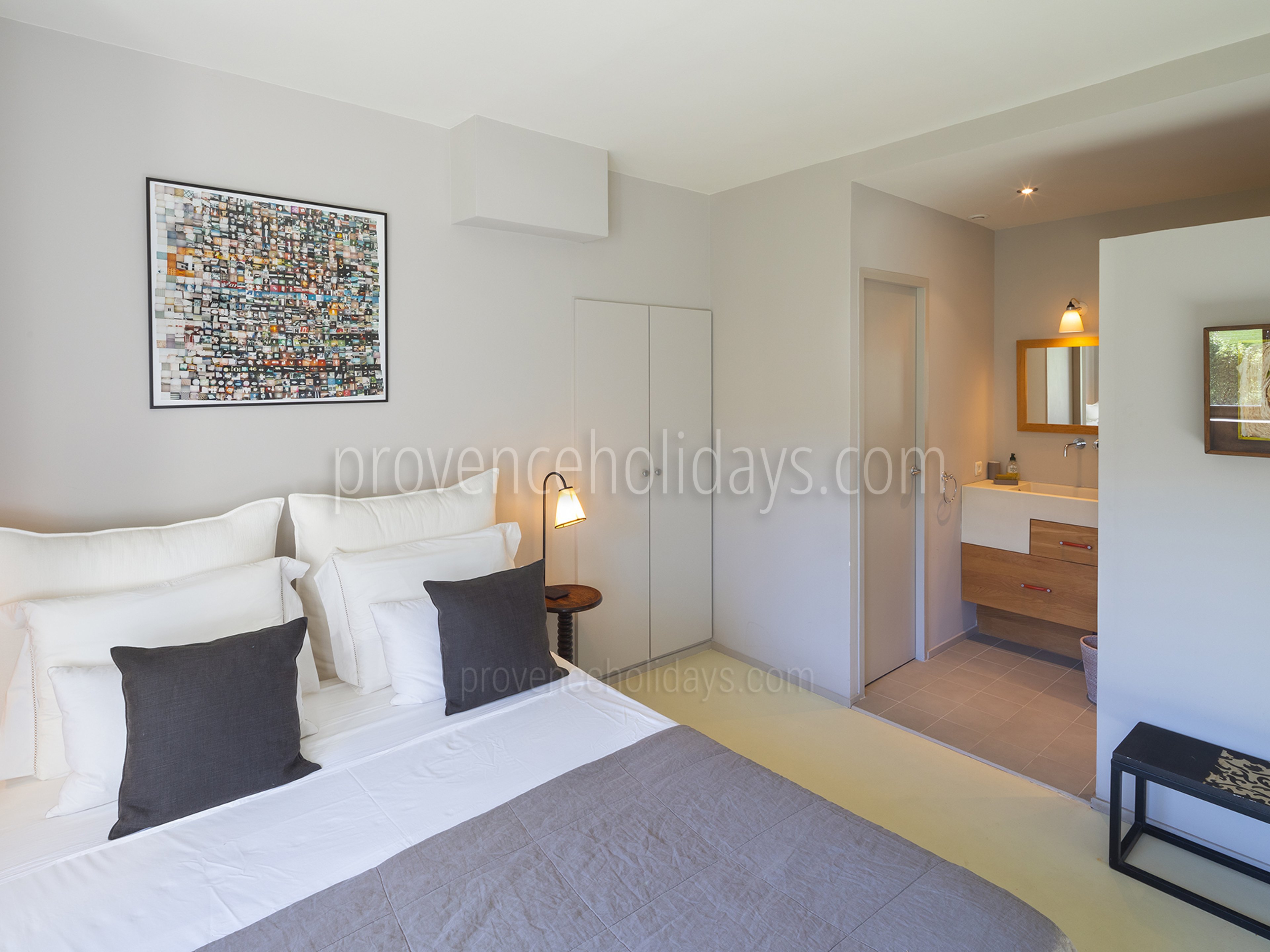 57 - Mas des Alpilles: Villa: Bedroom