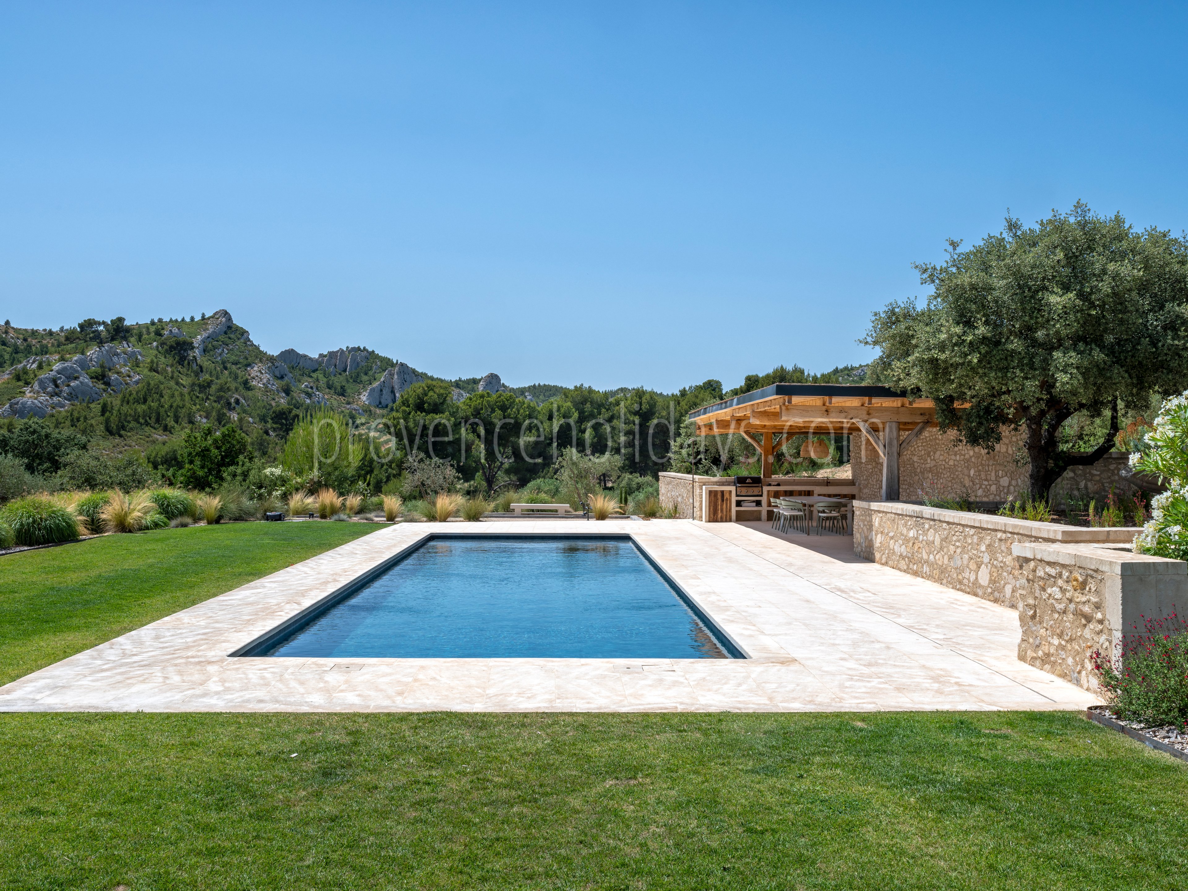 171 - Le Loup des Alpilles: Villa: Pool
