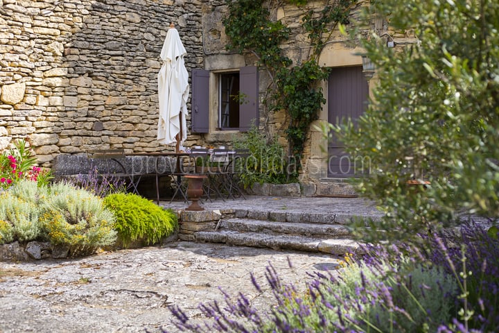 17 - La Garrigue: Villa: Exterior