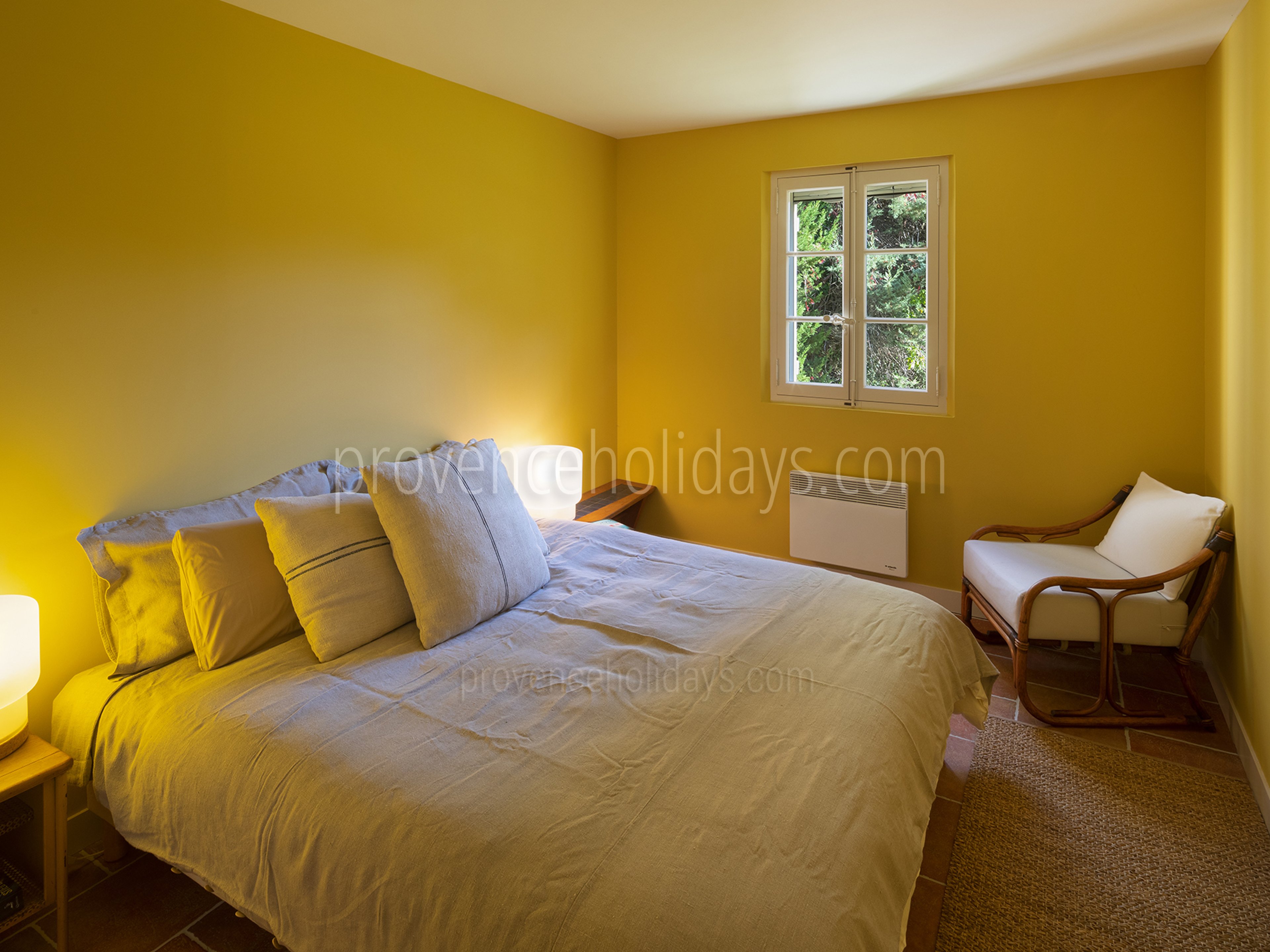 45 - Mas Provence: Villa: Bedroom