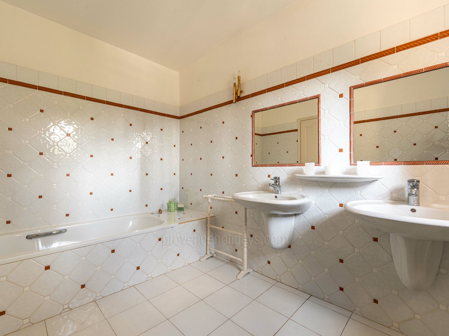 15 - Bastide des Cyprès: Villa: Bathroom