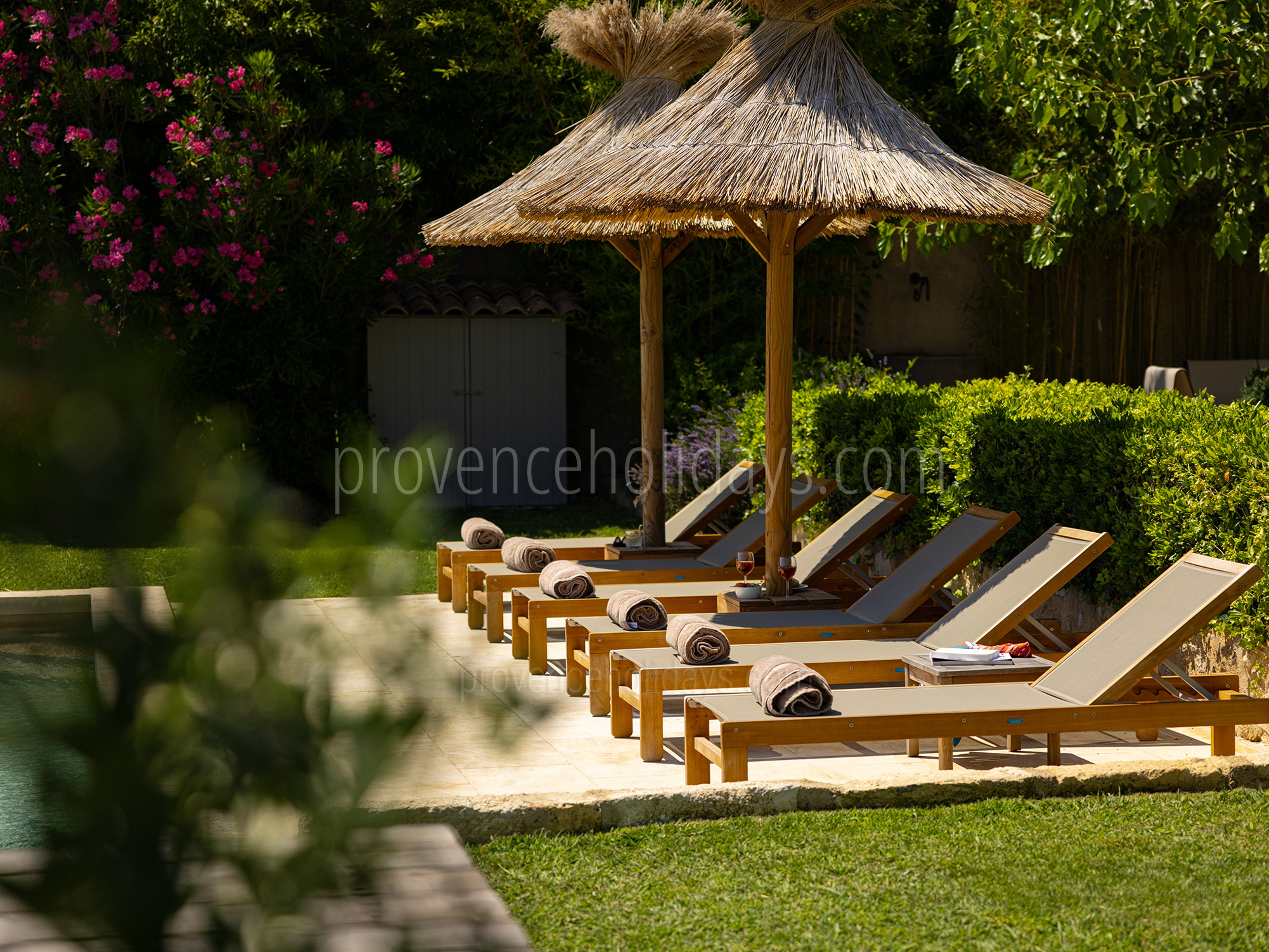 5 - Le Mas des Lauriers: Villa: Exterior