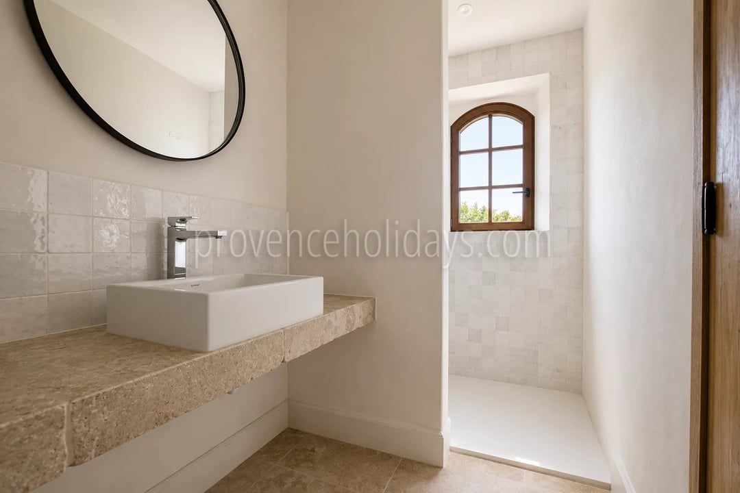 26 - Mas contemporain à Eygalières: Villa: Bathroom